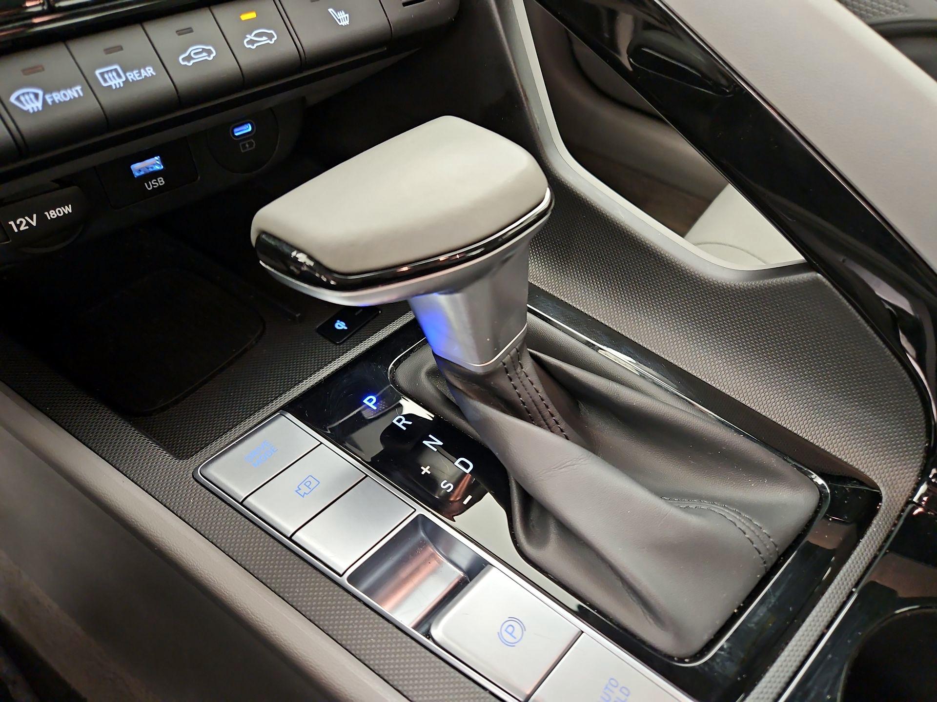 Thumbnail: 2025 Hyundai Elantra - 18