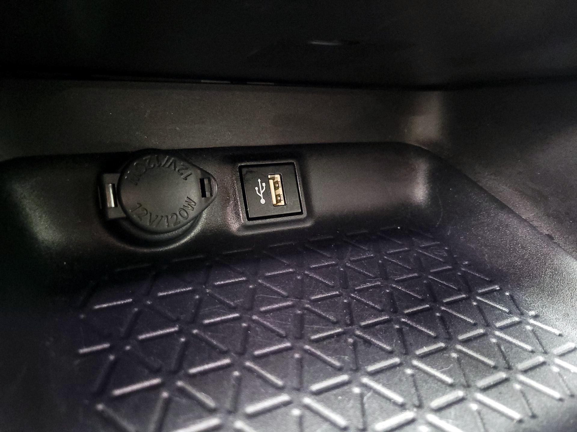 Thumbnail: 2025 Toyota RAV4 - 18