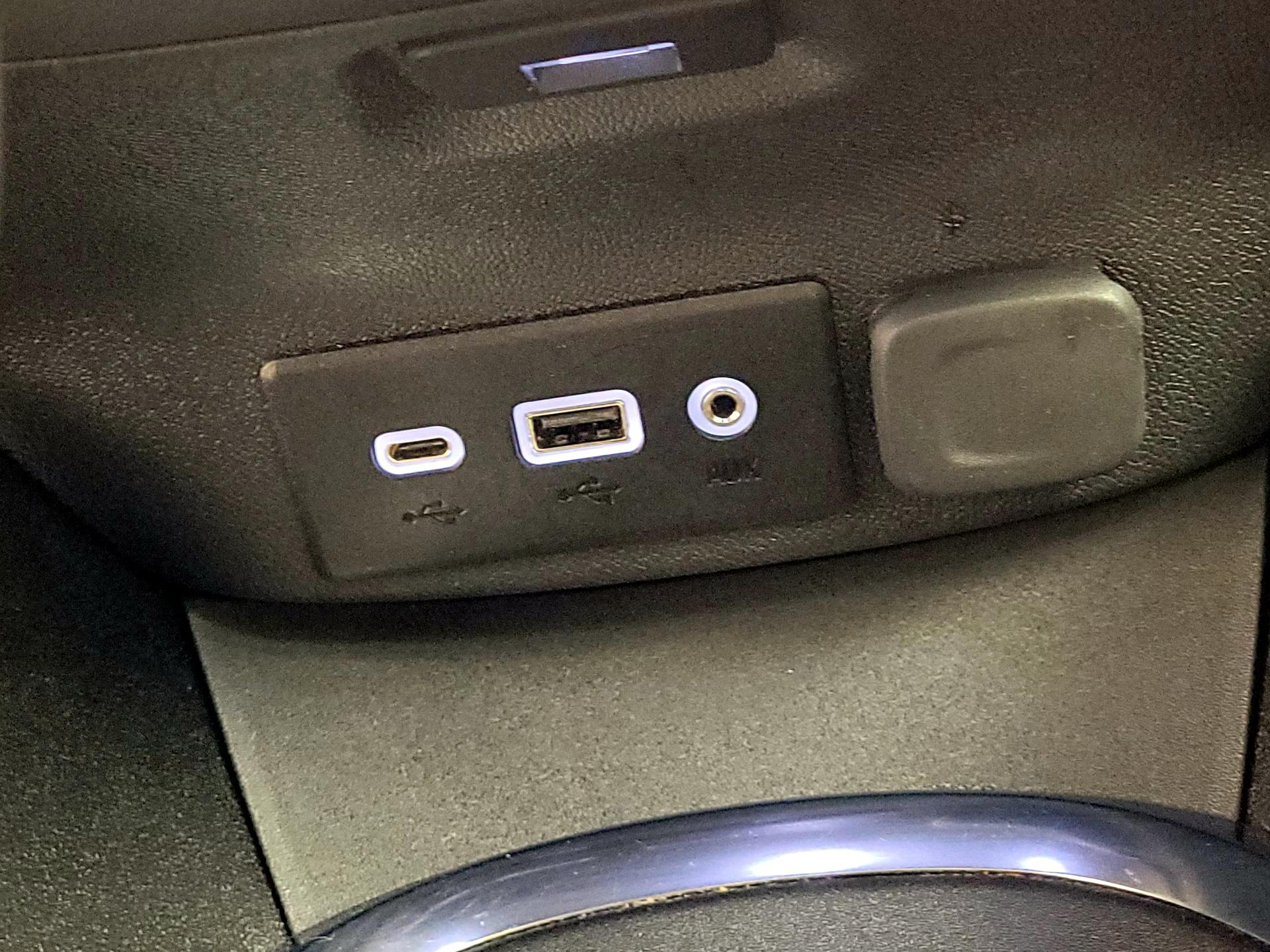 Thumbnail: 2023 Chevrolet Malibu - 18