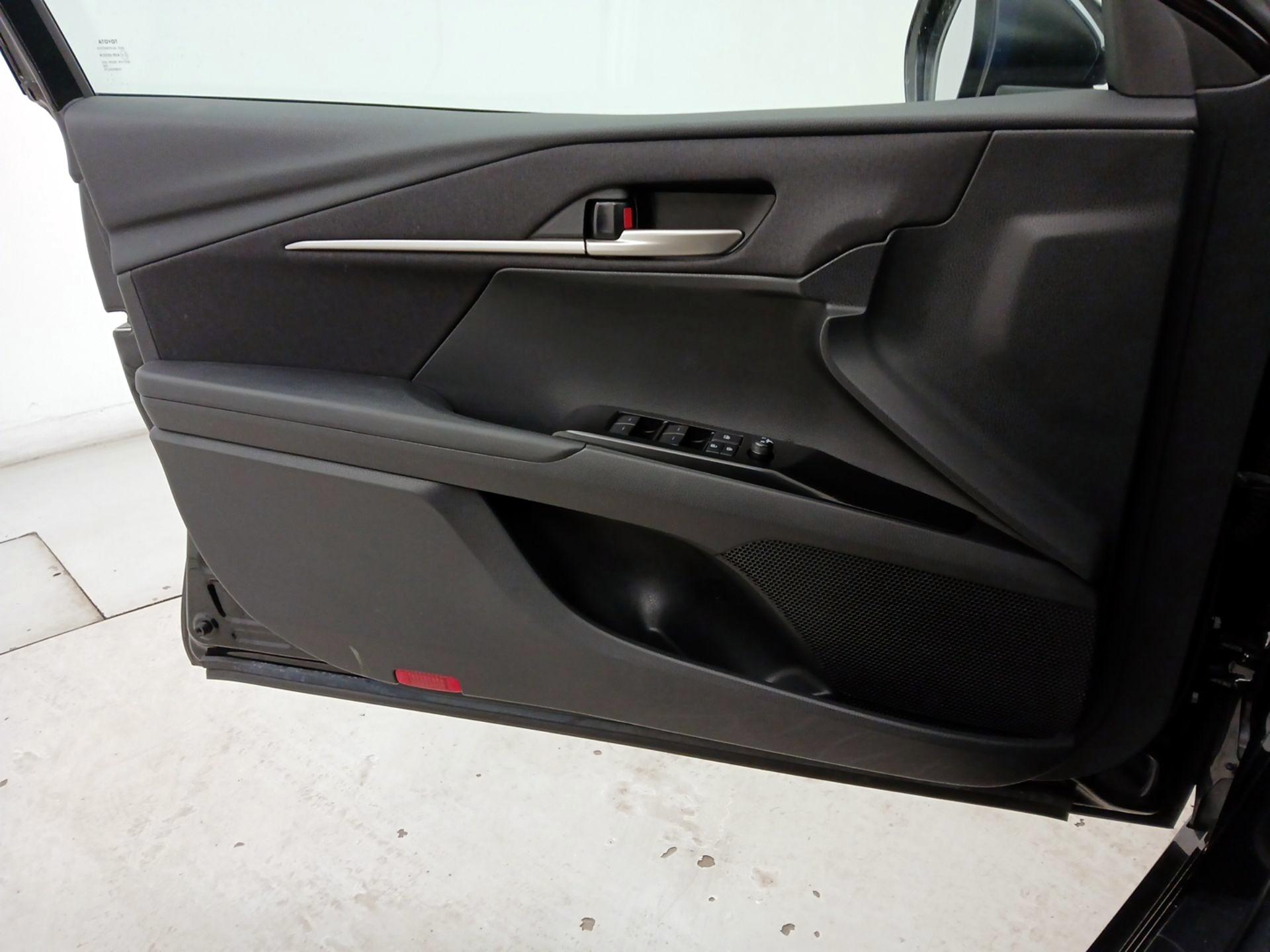 Thumbnail: 2025 Toyota Camry - 12