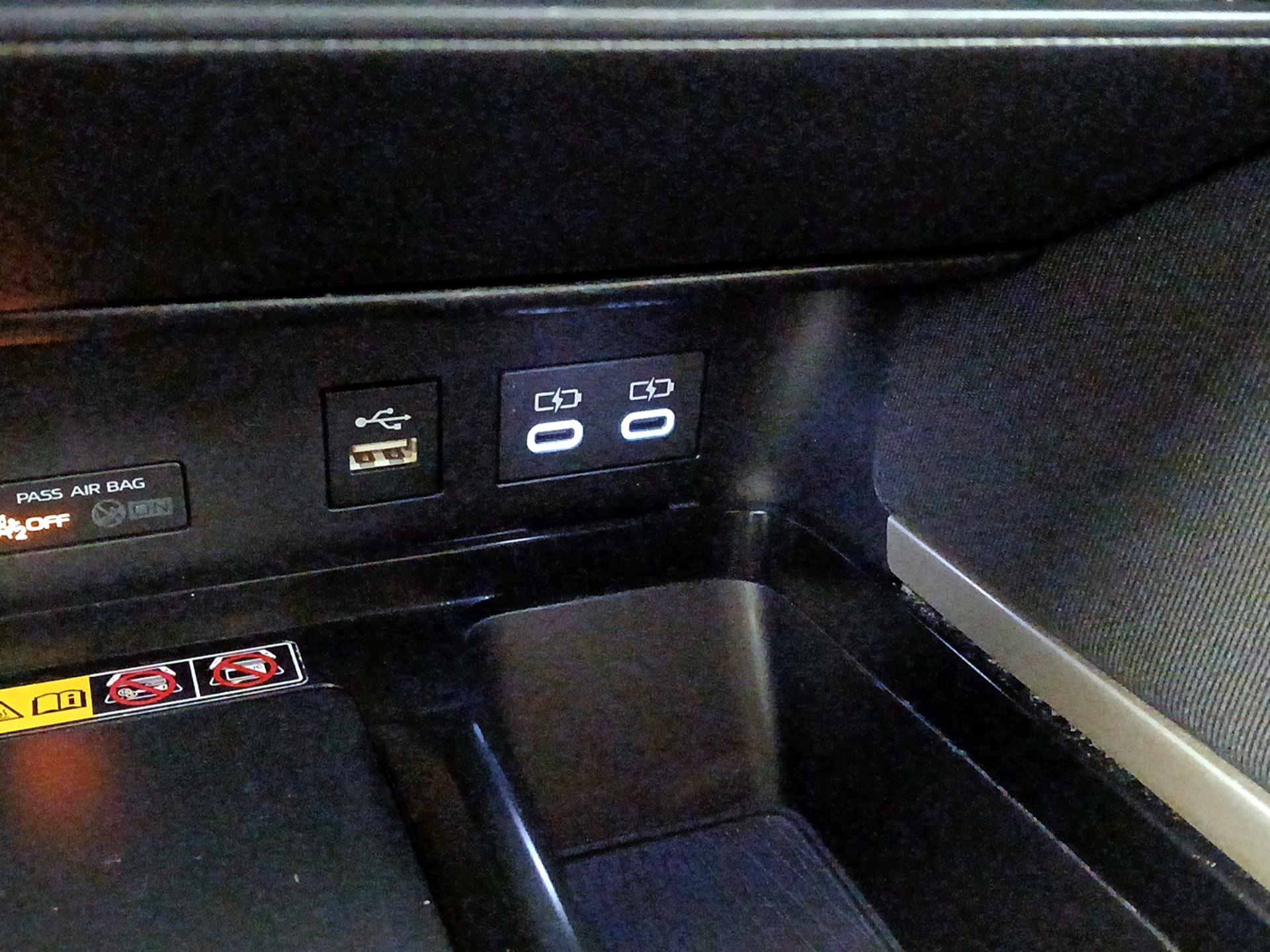 Thumbnail: 2025 Toyota Camry - 18