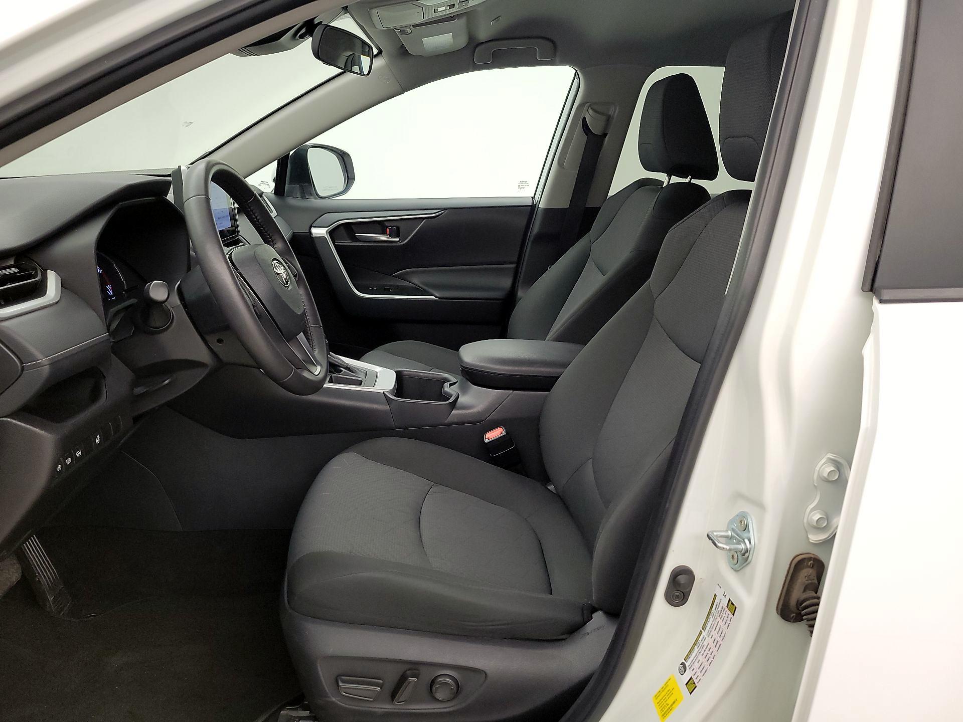 Thumbnail: 2025 Toyota RAV4 - 11