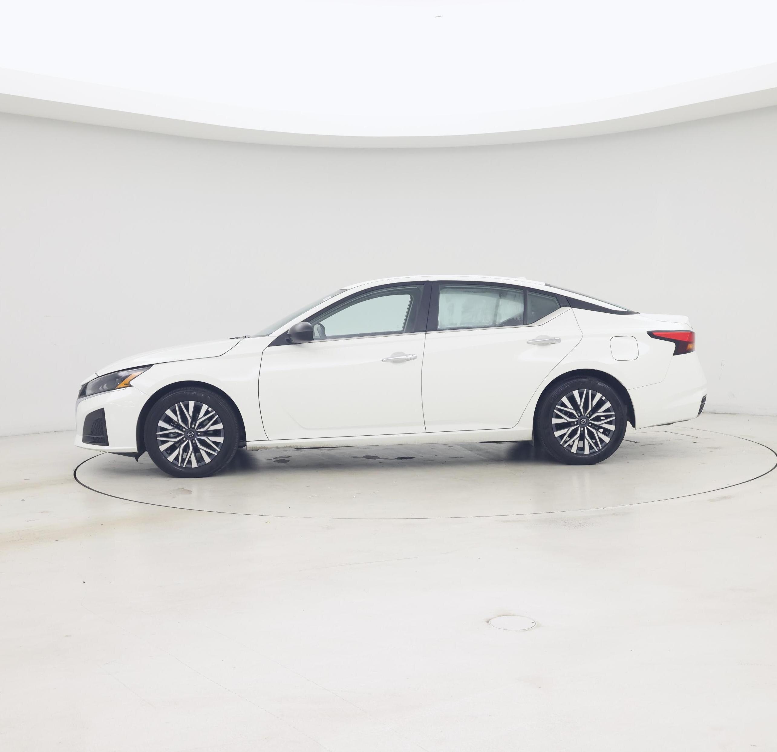 Thumbnail: 2025 Nissan Altima - 3