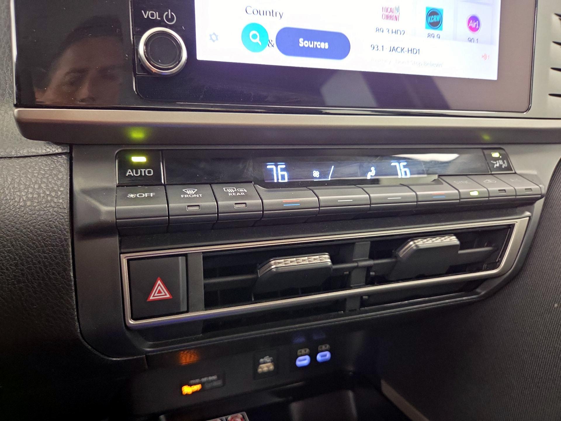 Thumbnail: 2025 Toyota Camry - 16