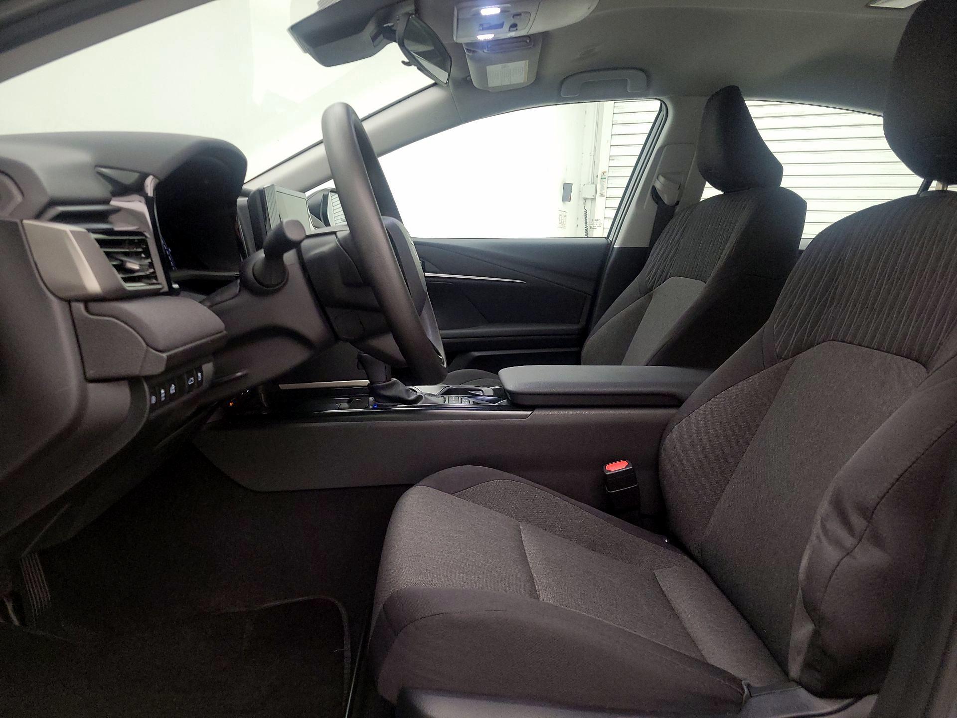 Thumbnail: 2025 Toyota Camry - 11