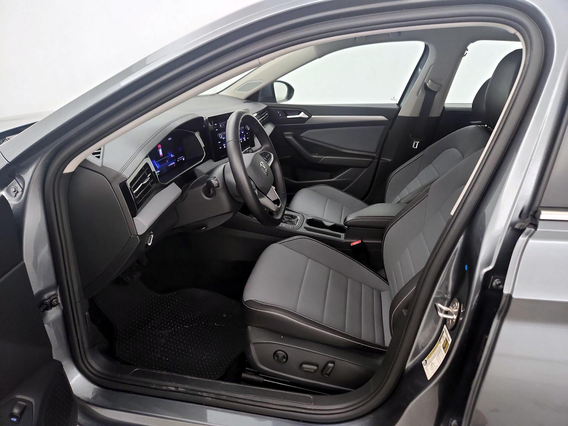 Thumbnail: 2025 Volkswagen Jetta - 11