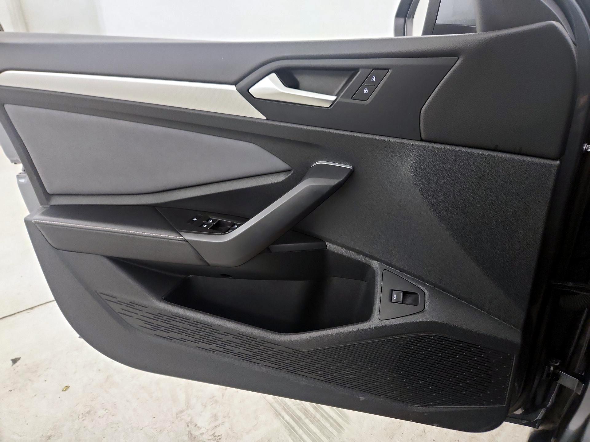 Thumbnail: 2025 Volkswagen Jetta - 12