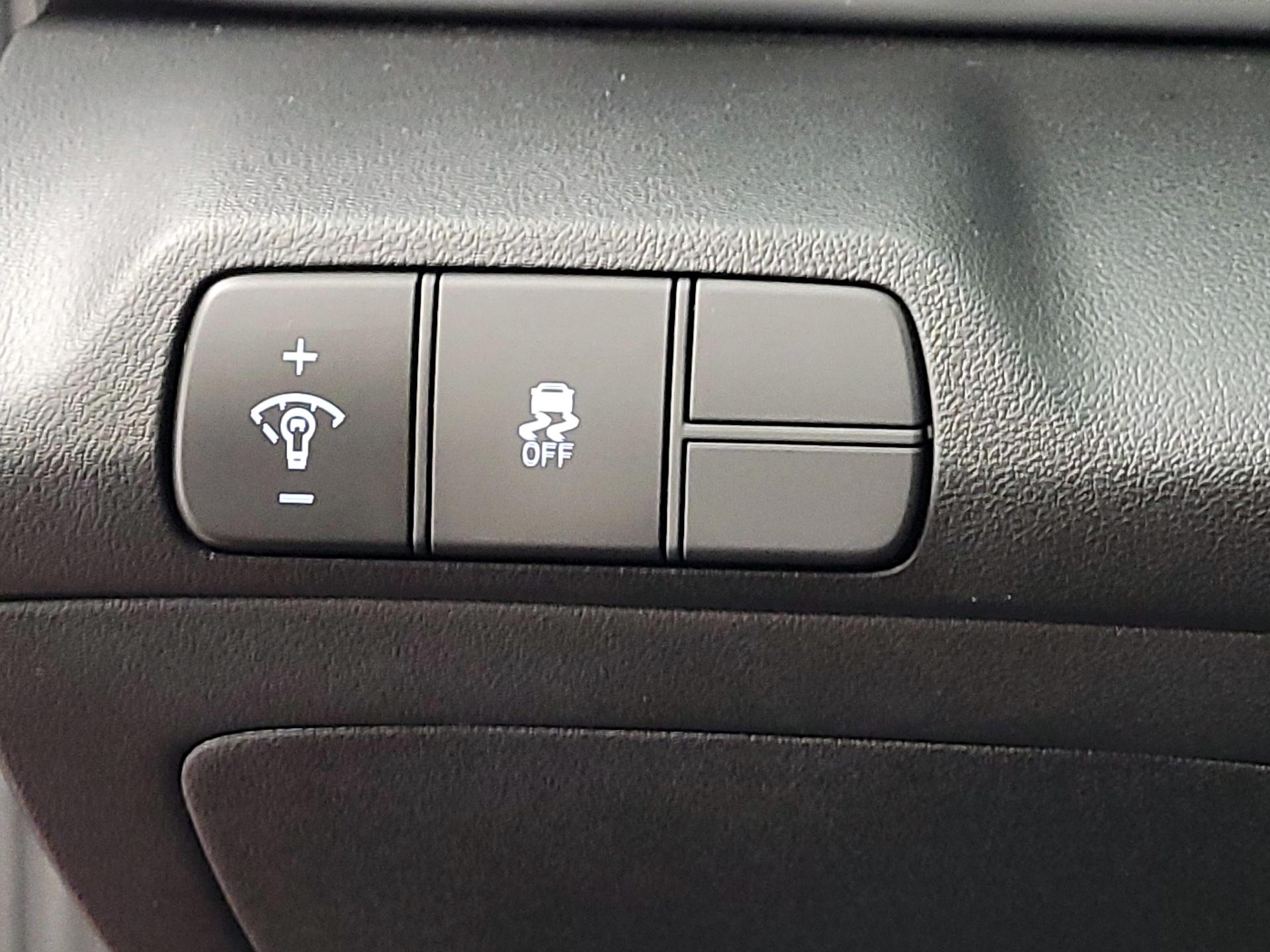 Thumbnail: 2025 Hyundai Elantra - 13