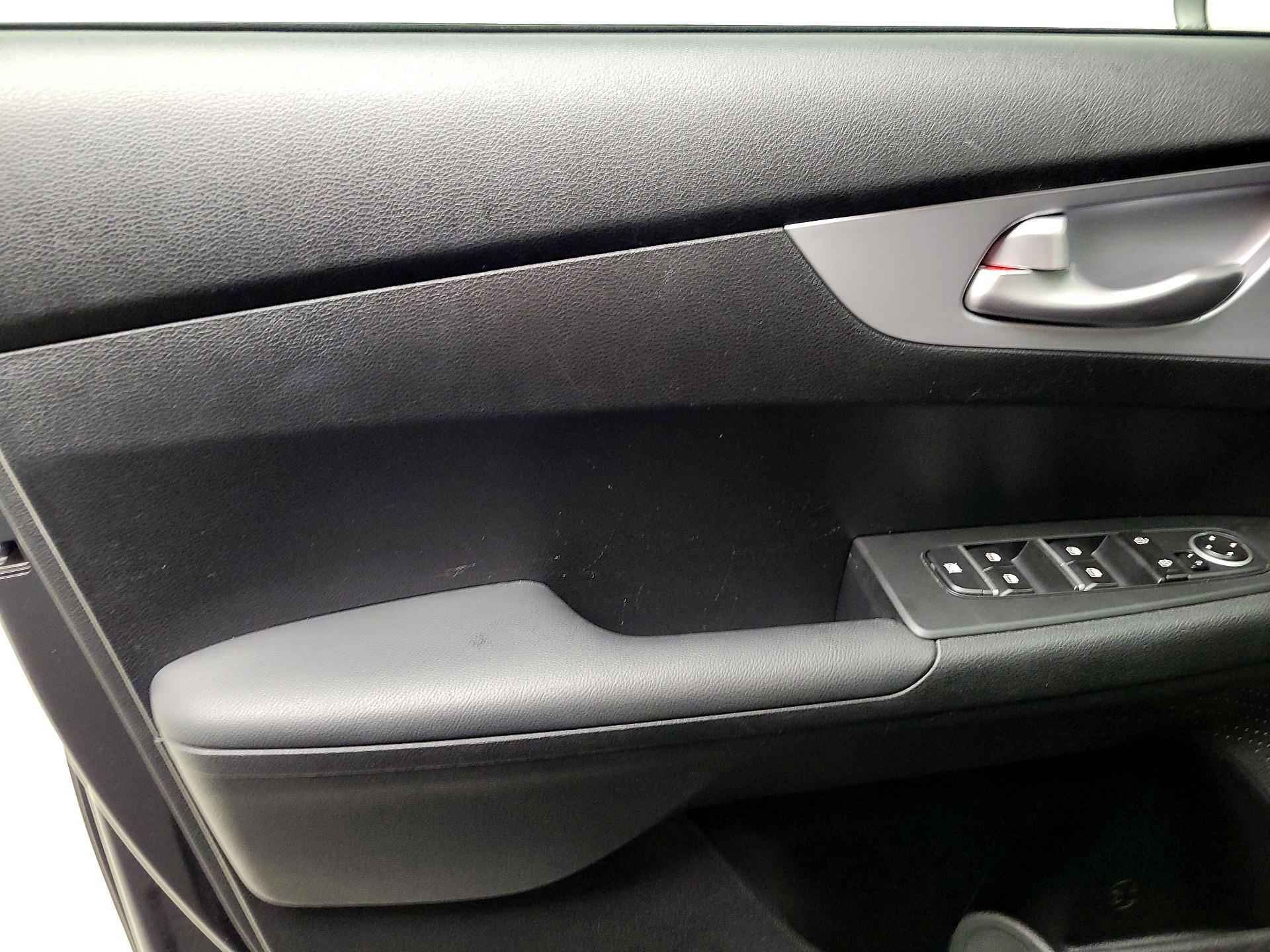 Thumbnail: 2024 Kia Forte - 12