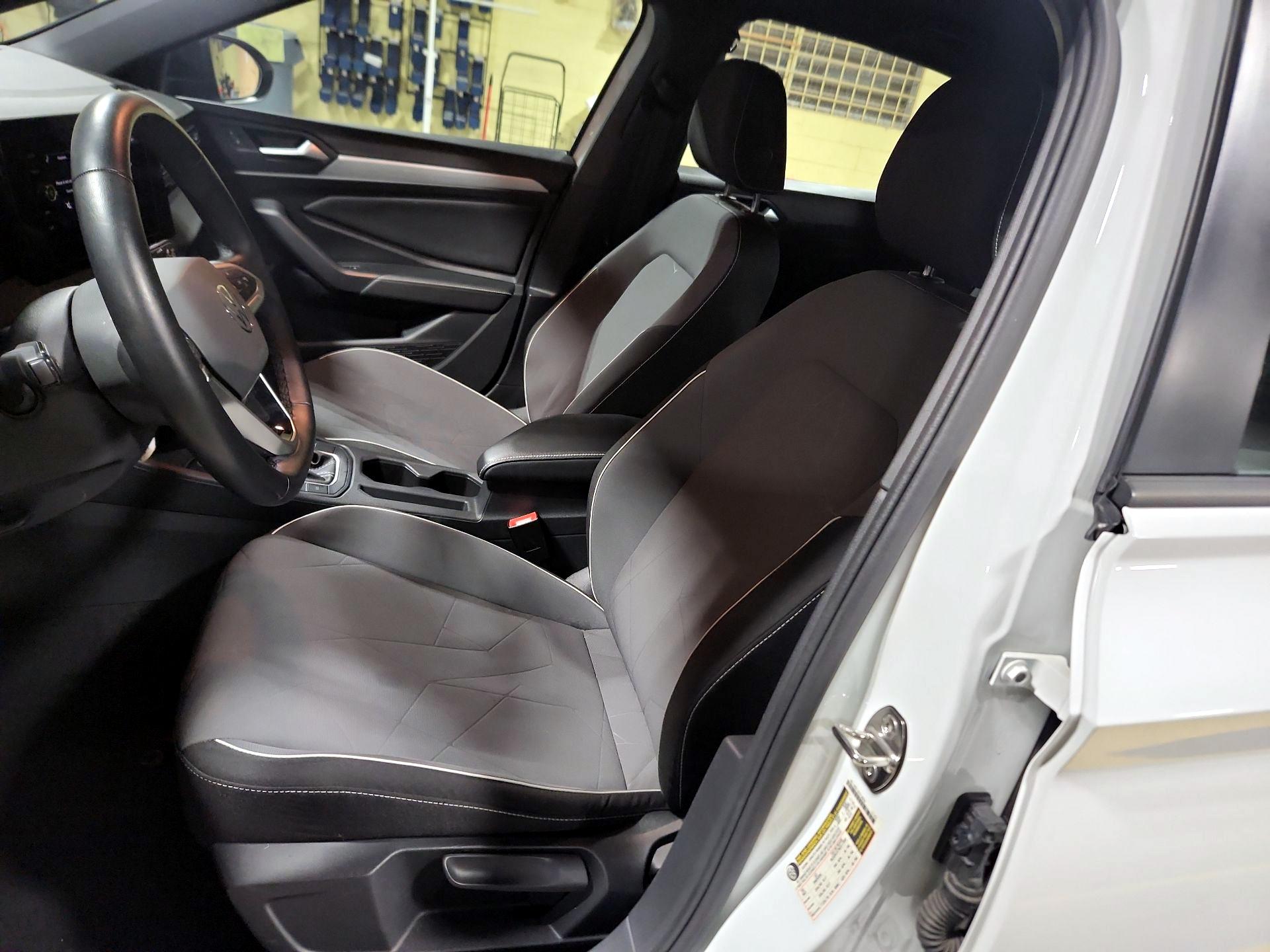 Thumbnail: 2025 Volkswagen Jetta - 9