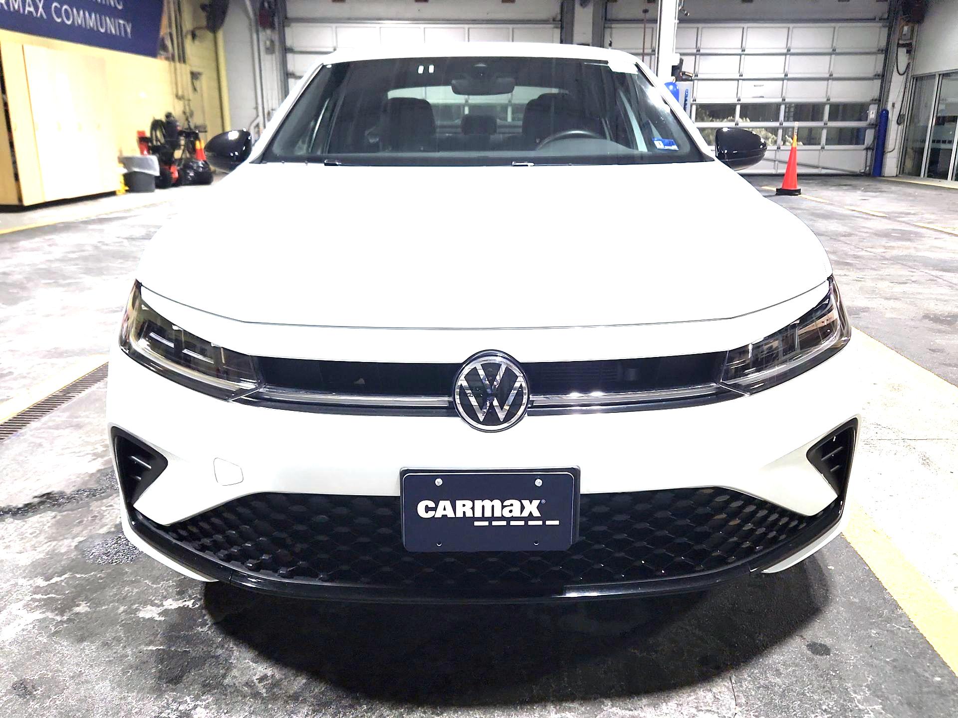 Thumbnail: 2025 Volkswagen Jetta - 2