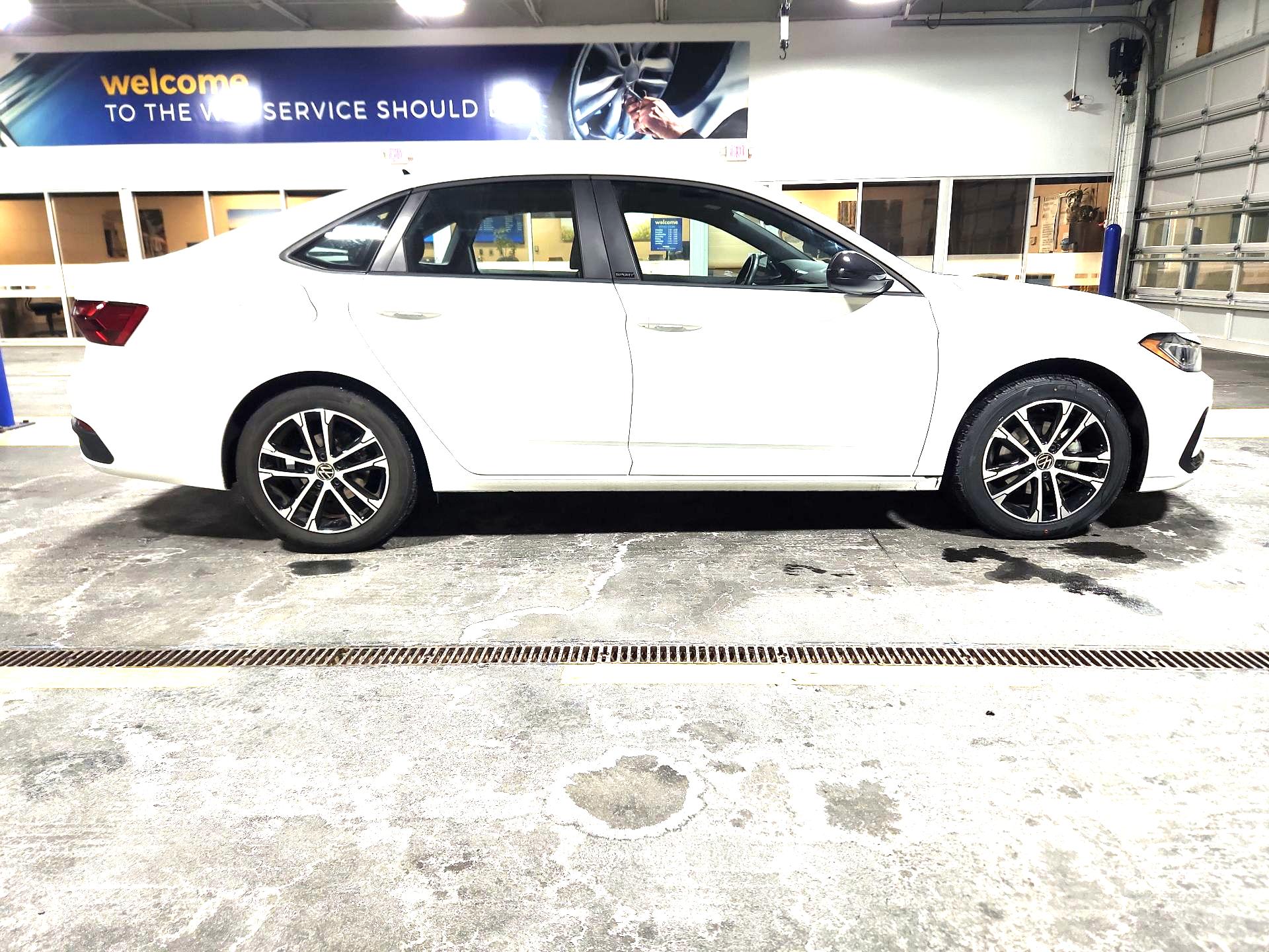 Thumbnail: 2025 Volkswagen Jetta - 4