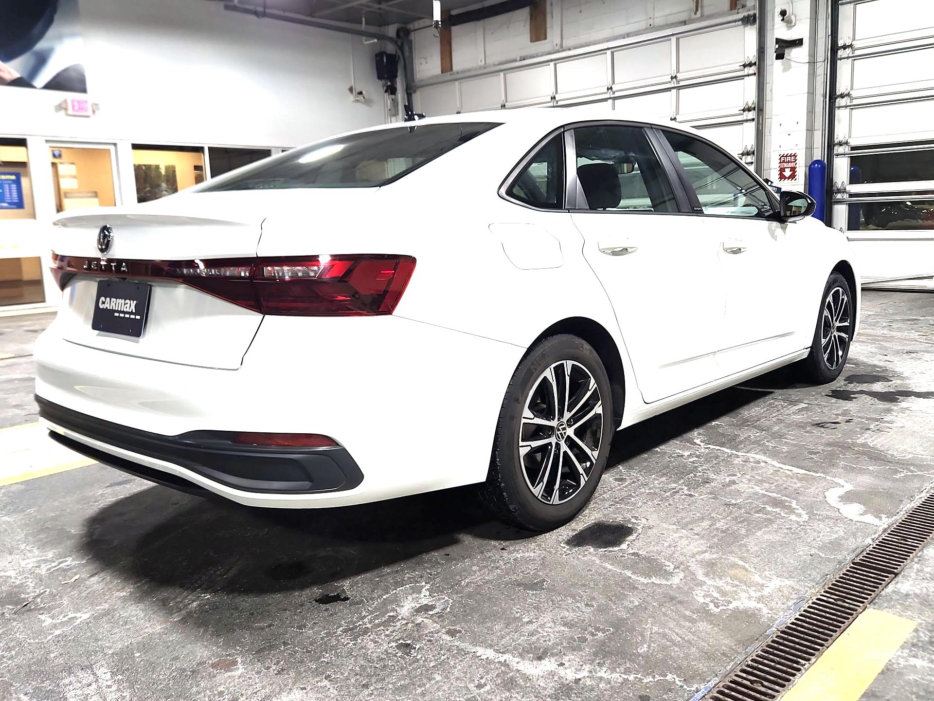 Thumbnail: 2025 Volkswagen Jetta - 5