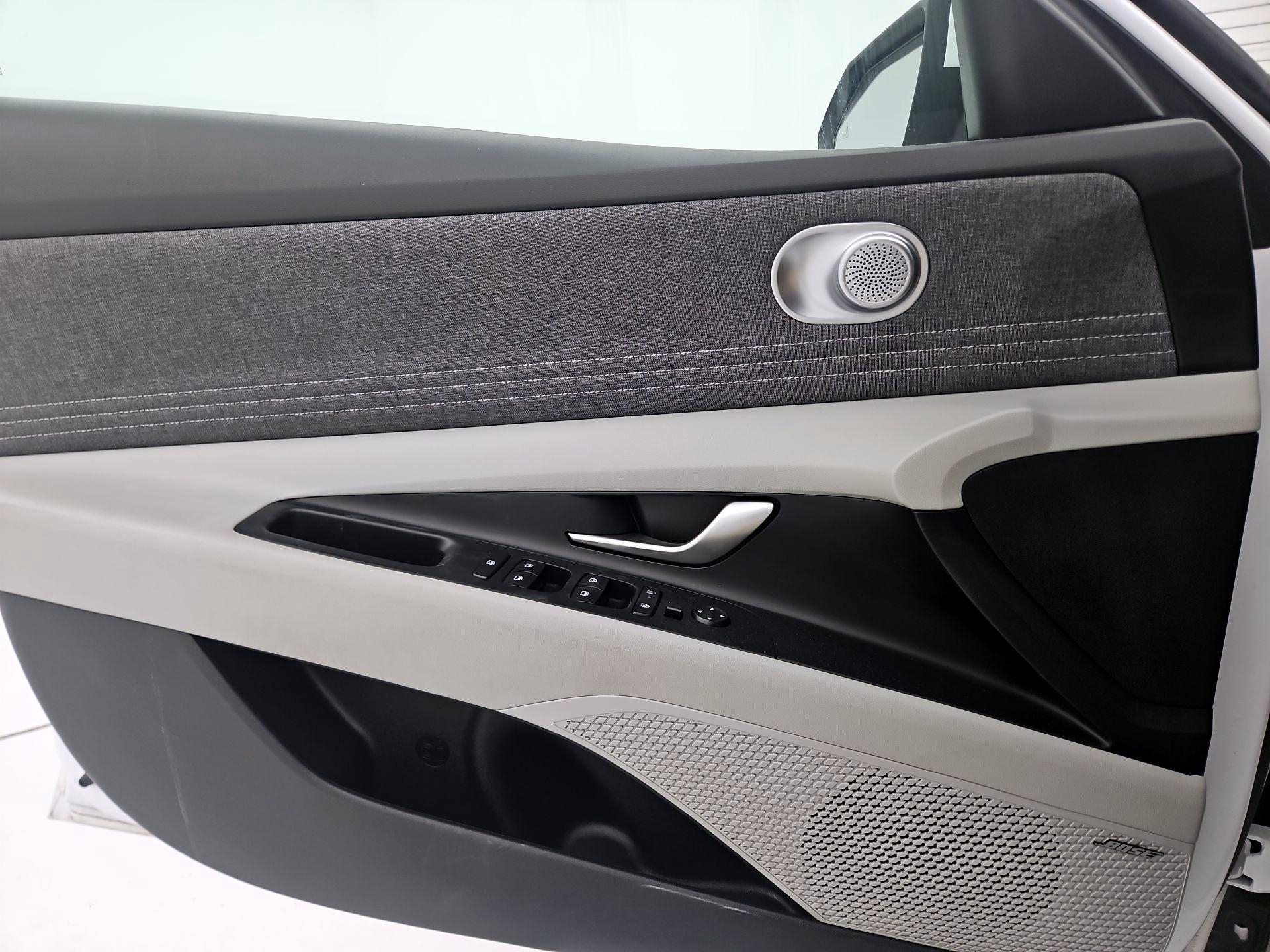 Thumbnail: 2025 Hyundai Elantra - 12