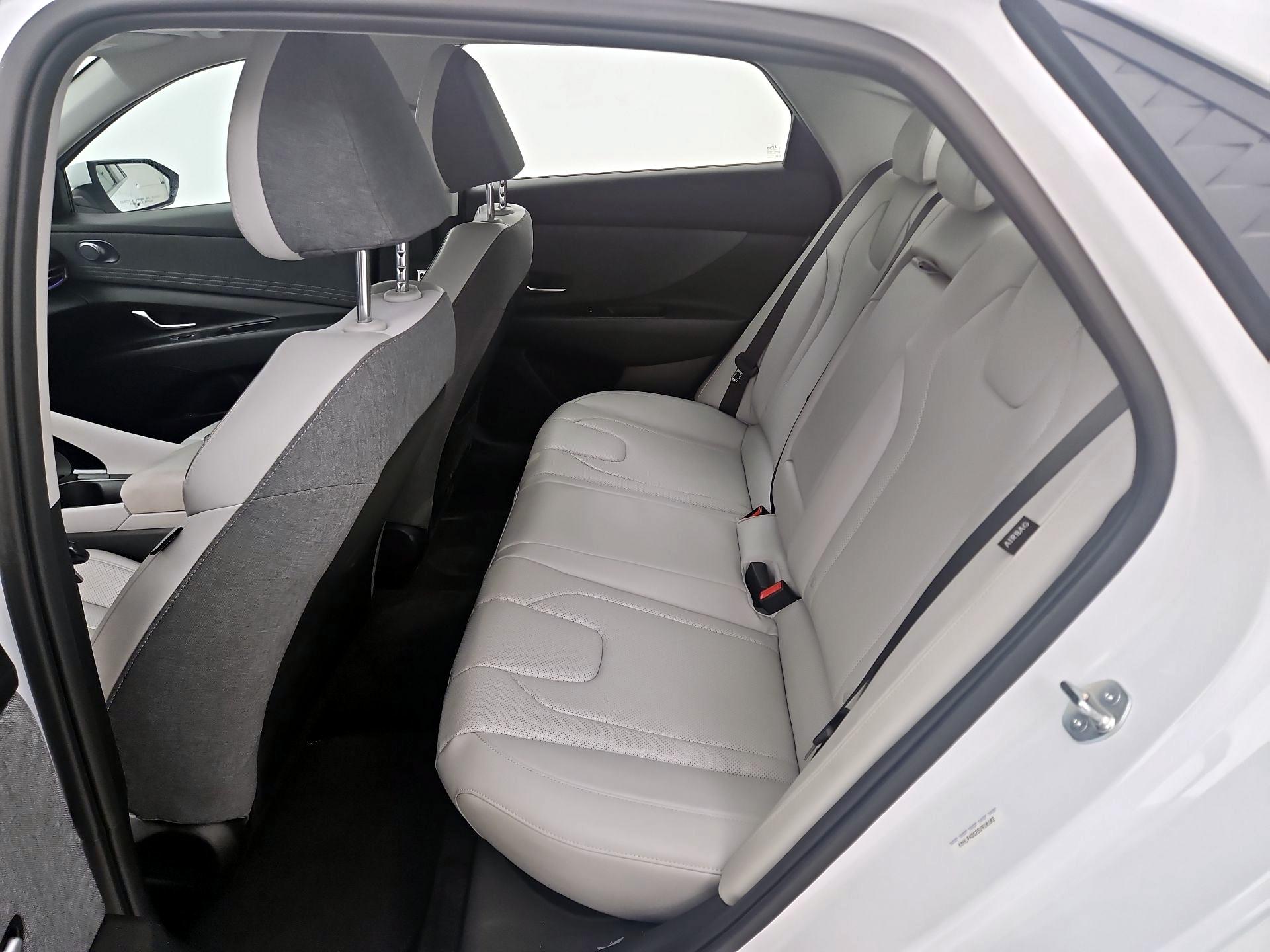 Thumbnail: 2025 Hyundai Elantra - 19