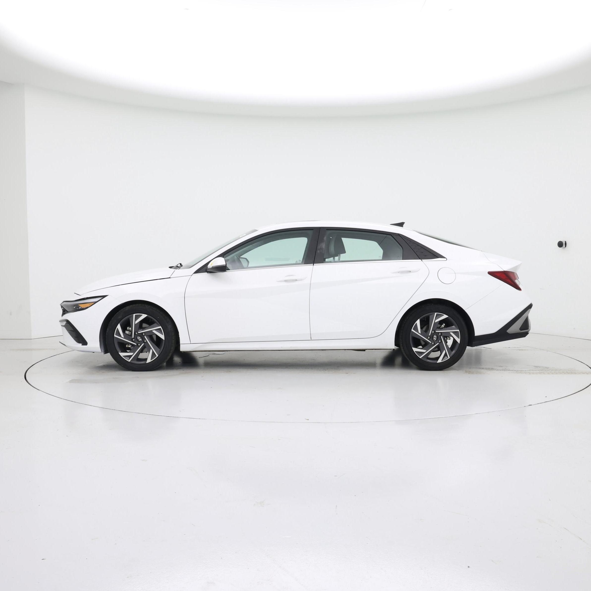 Thumbnail: 2025 Hyundai Elantra - 3