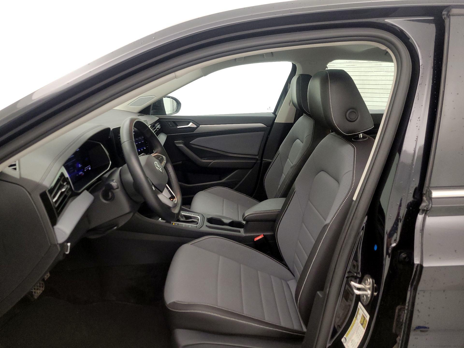 Thumbnail: 2025 Volkswagen Jetta - 11