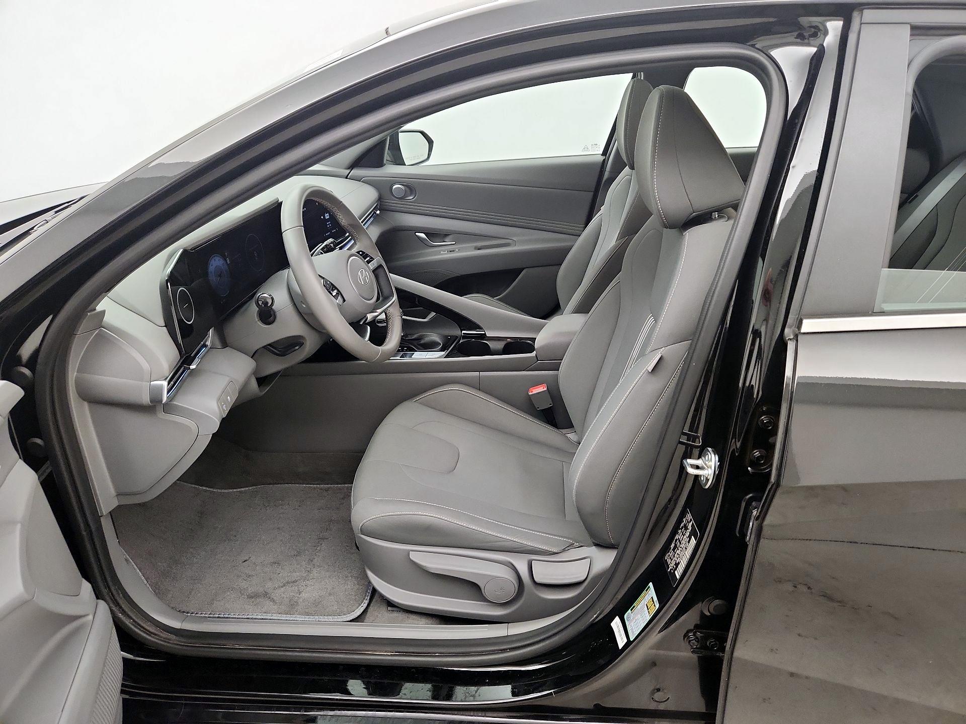 Thumbnail: 2025 Hyundai Elantra - 11