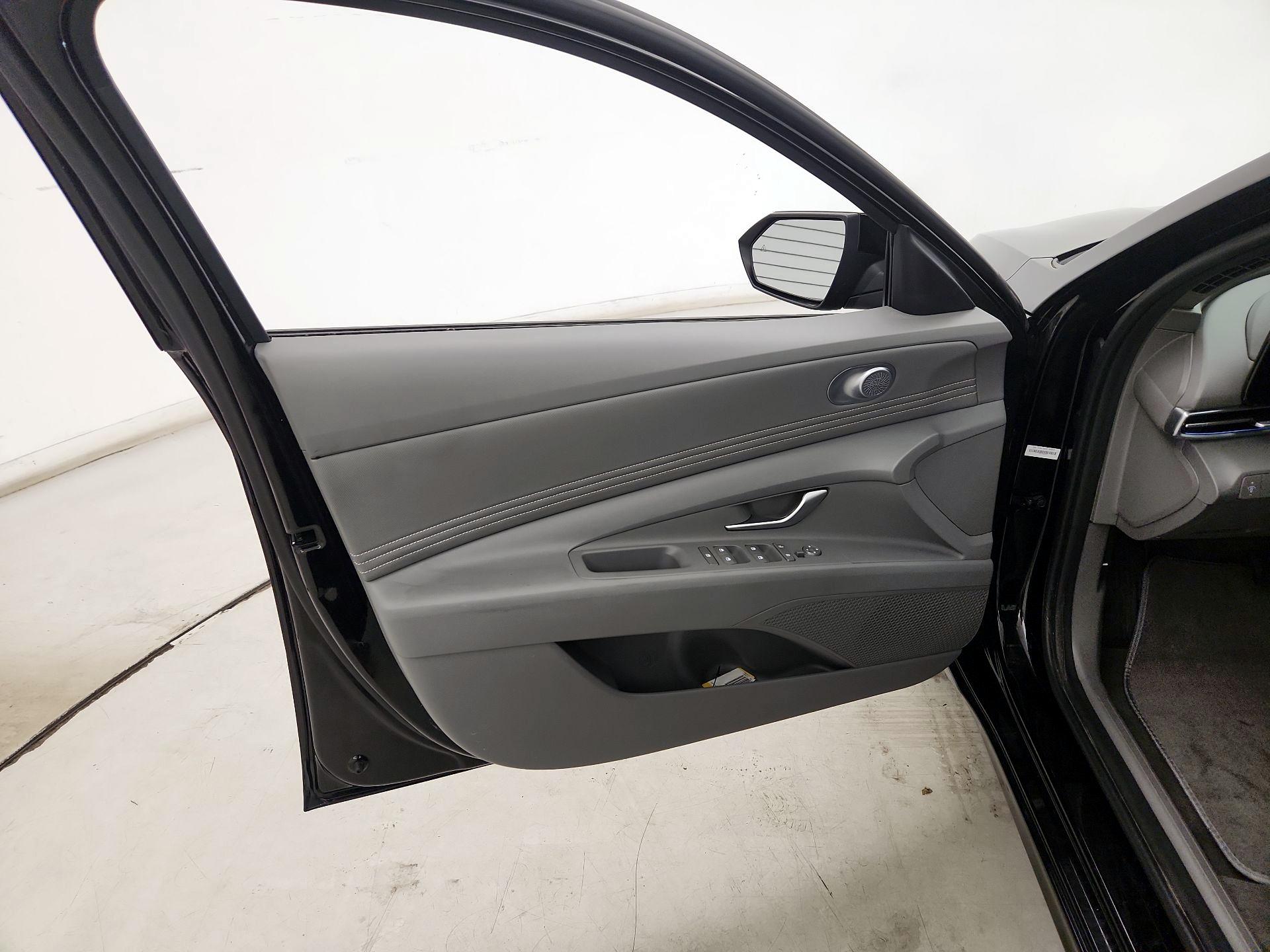 Thumbnail: 2025 Hyundai Elantra - 12