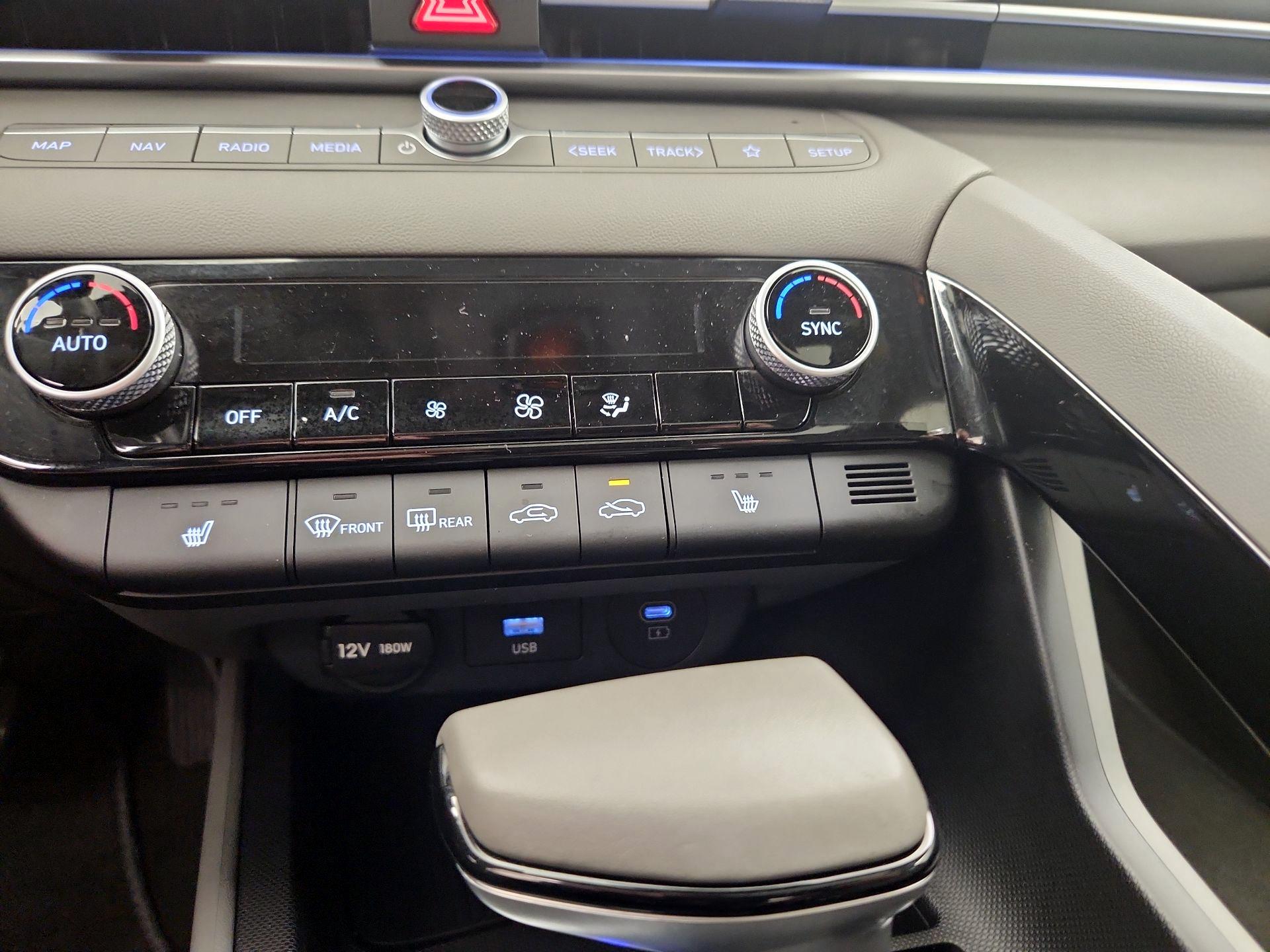 Thumbnail: 2025 Hyundai Elantra - 17