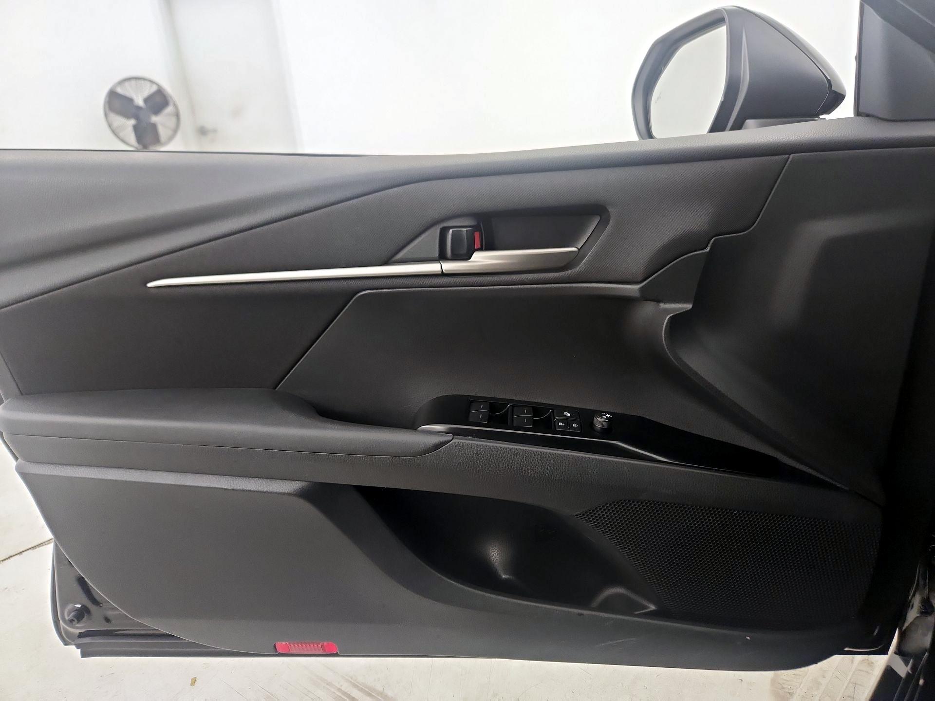 Thumbnail: 2025 Toyota Camry - 12