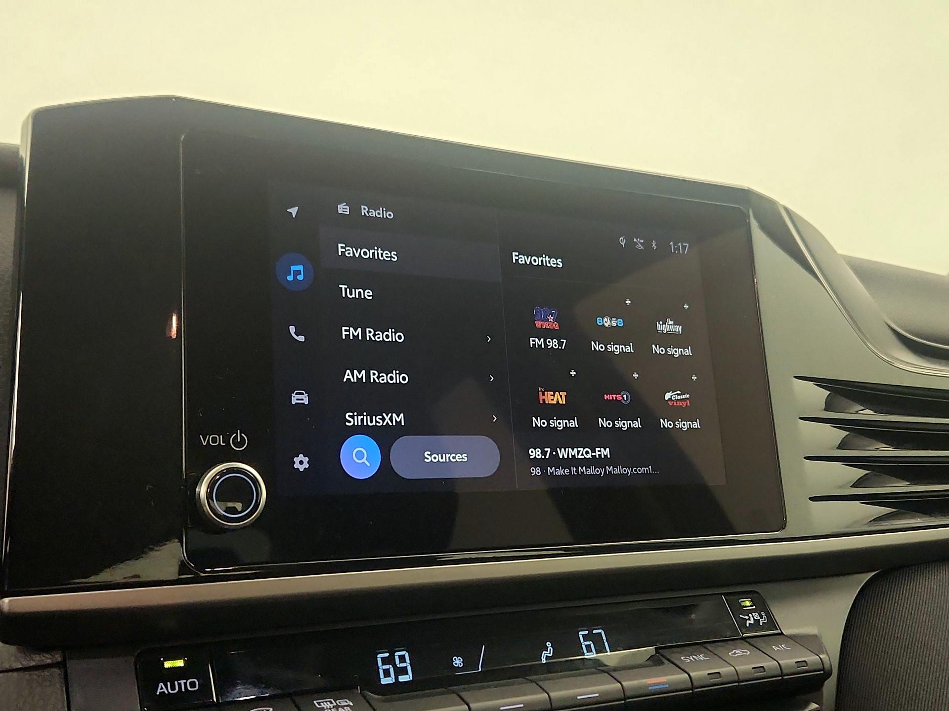 Thumbnail: 2025 Toyota Camry - 15