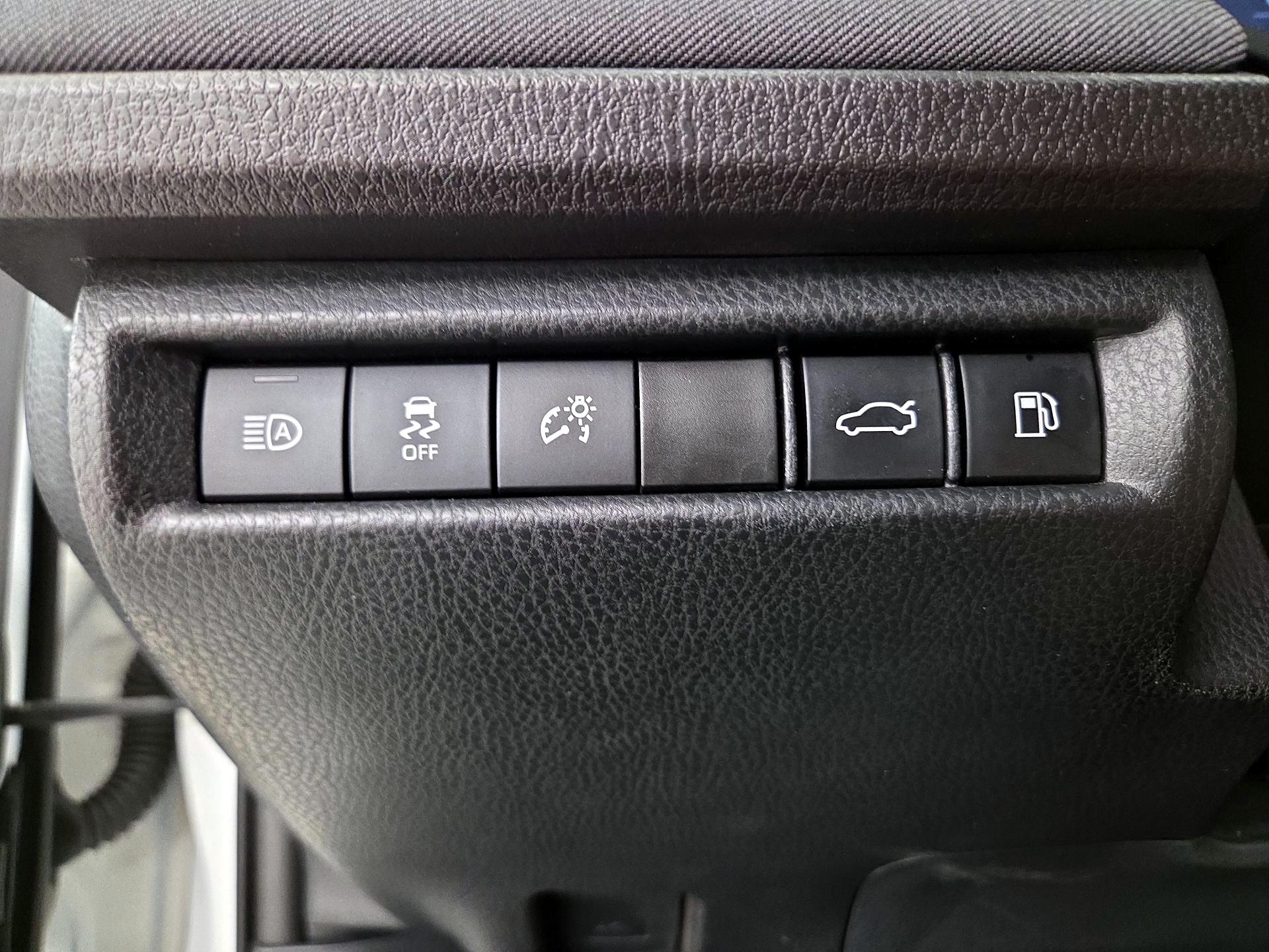 Thumbnail: 2025 Toyota Camry - 13