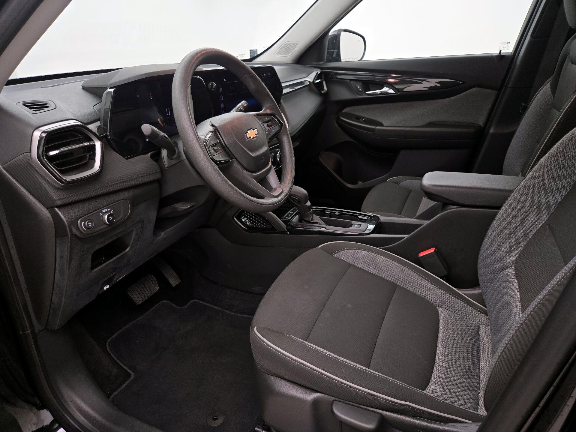 Thumbnail: 2025 Chevrolet TrailBlazer - 11