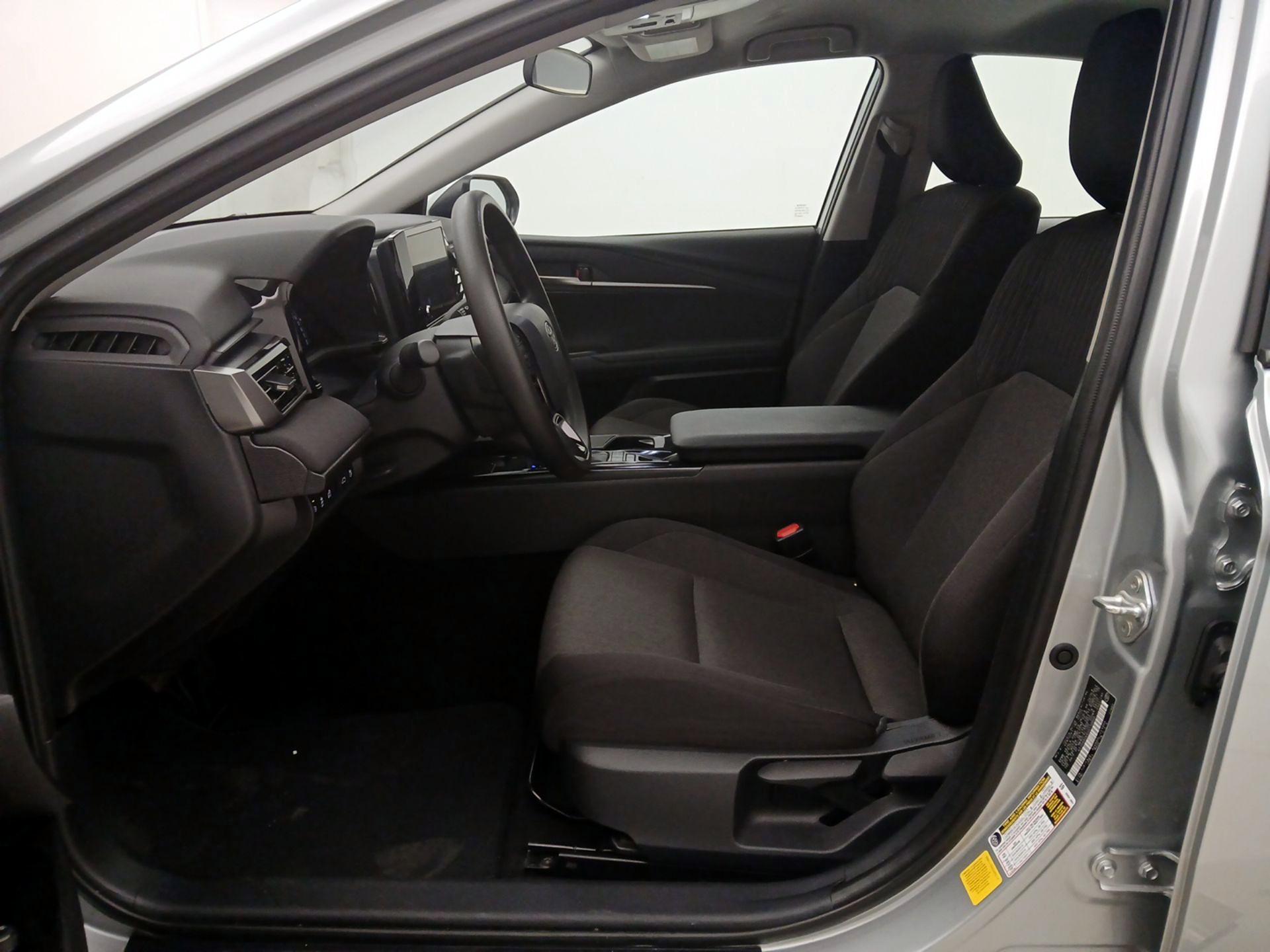 Thumbnail: 2025 Toyota Camry - 11