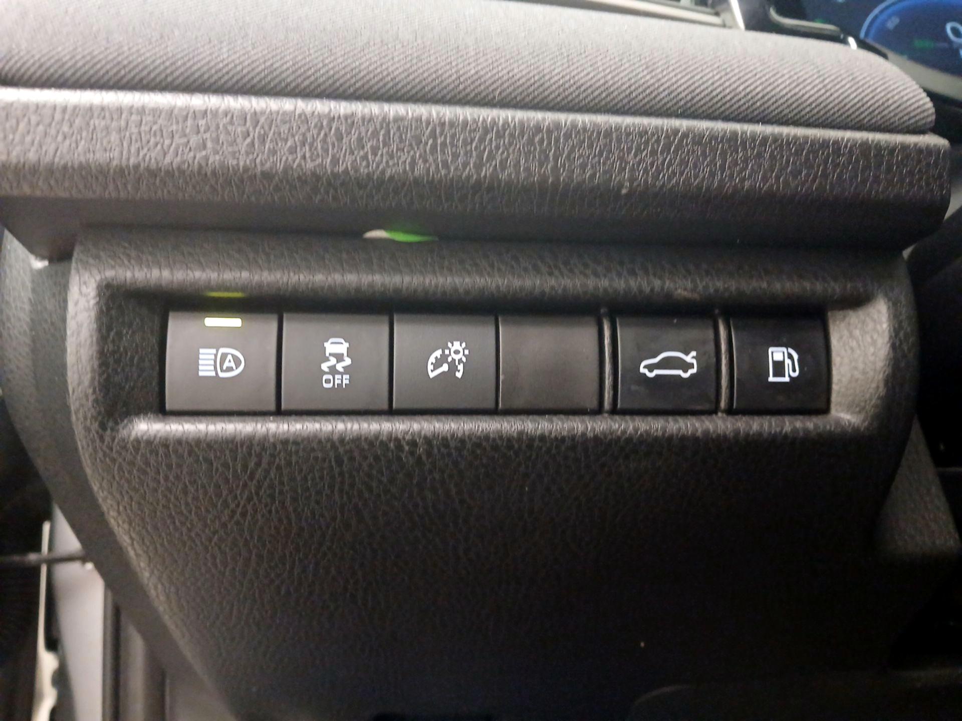 Thumbnail: 2025 Toyota Camry - 13