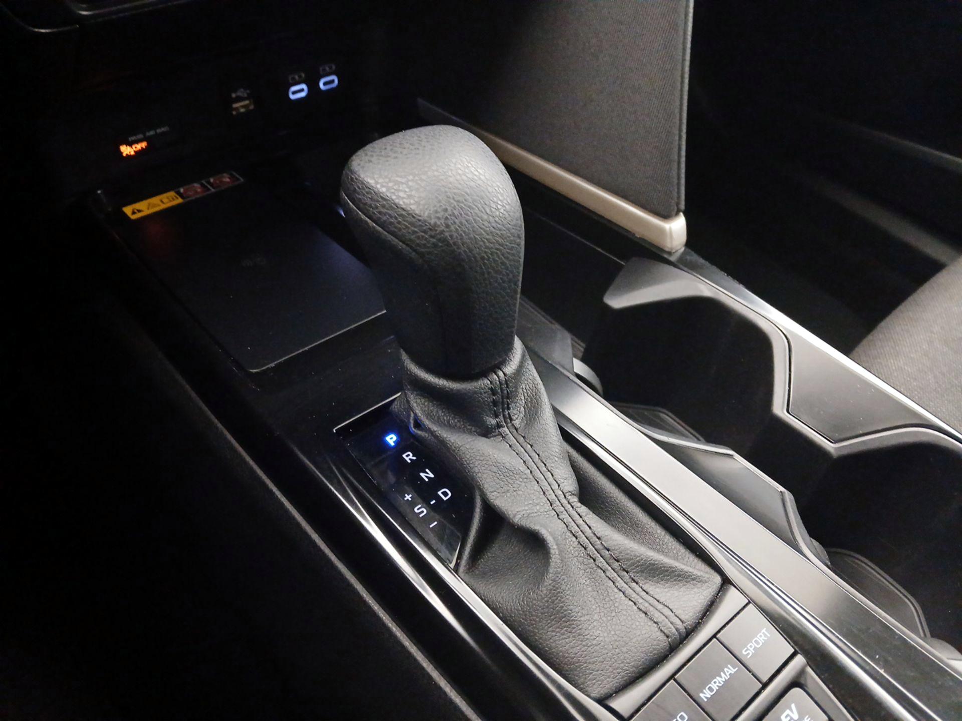 Thumbnail: 2025 Toyota Camry - 18