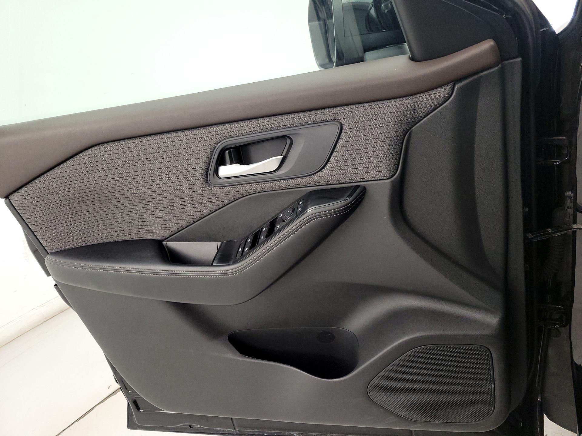 Thumbnail: 2023 Nissan Rogue - 12