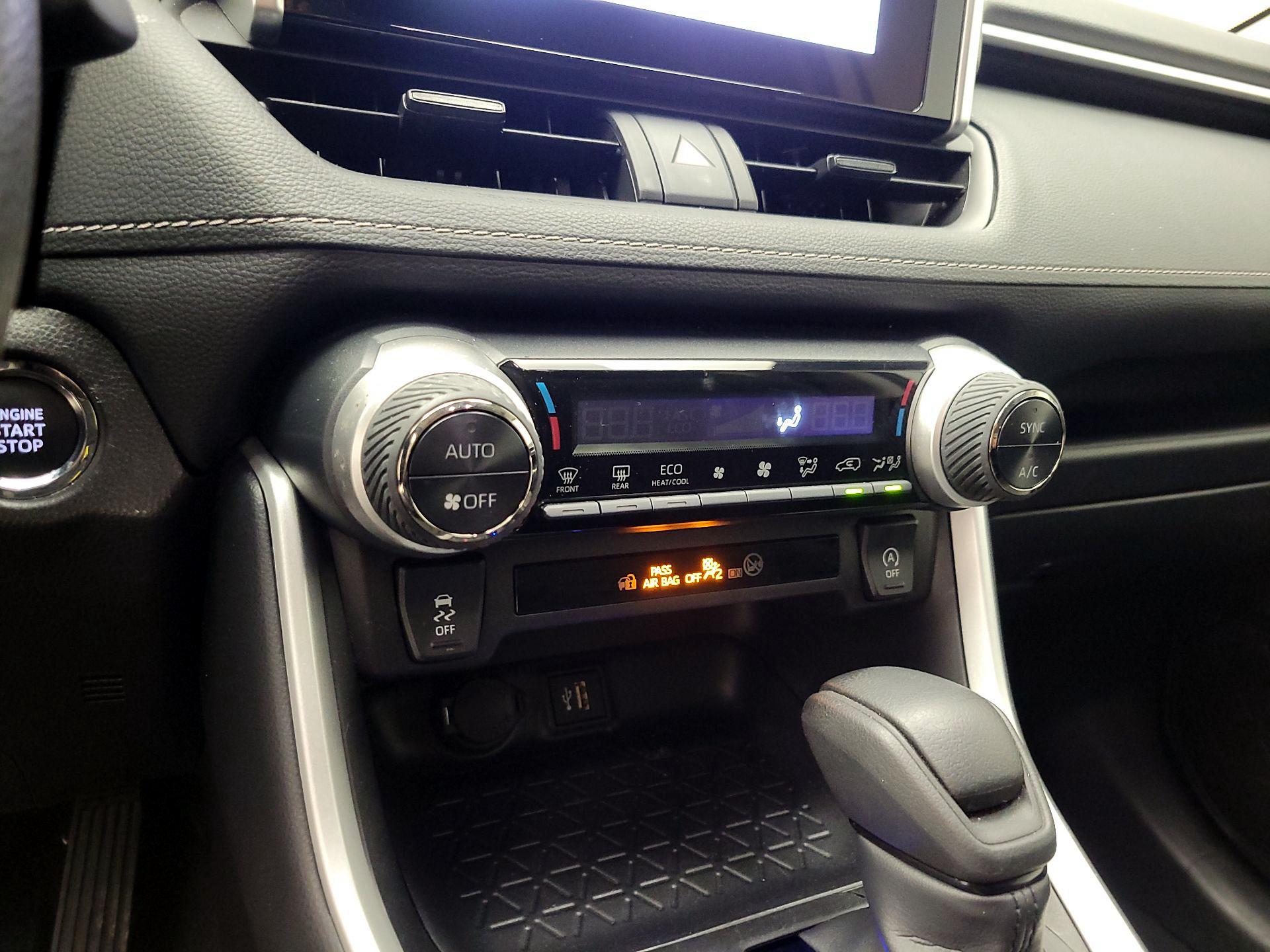 Thumbnail: 2025 Toyota RAV4 - 16