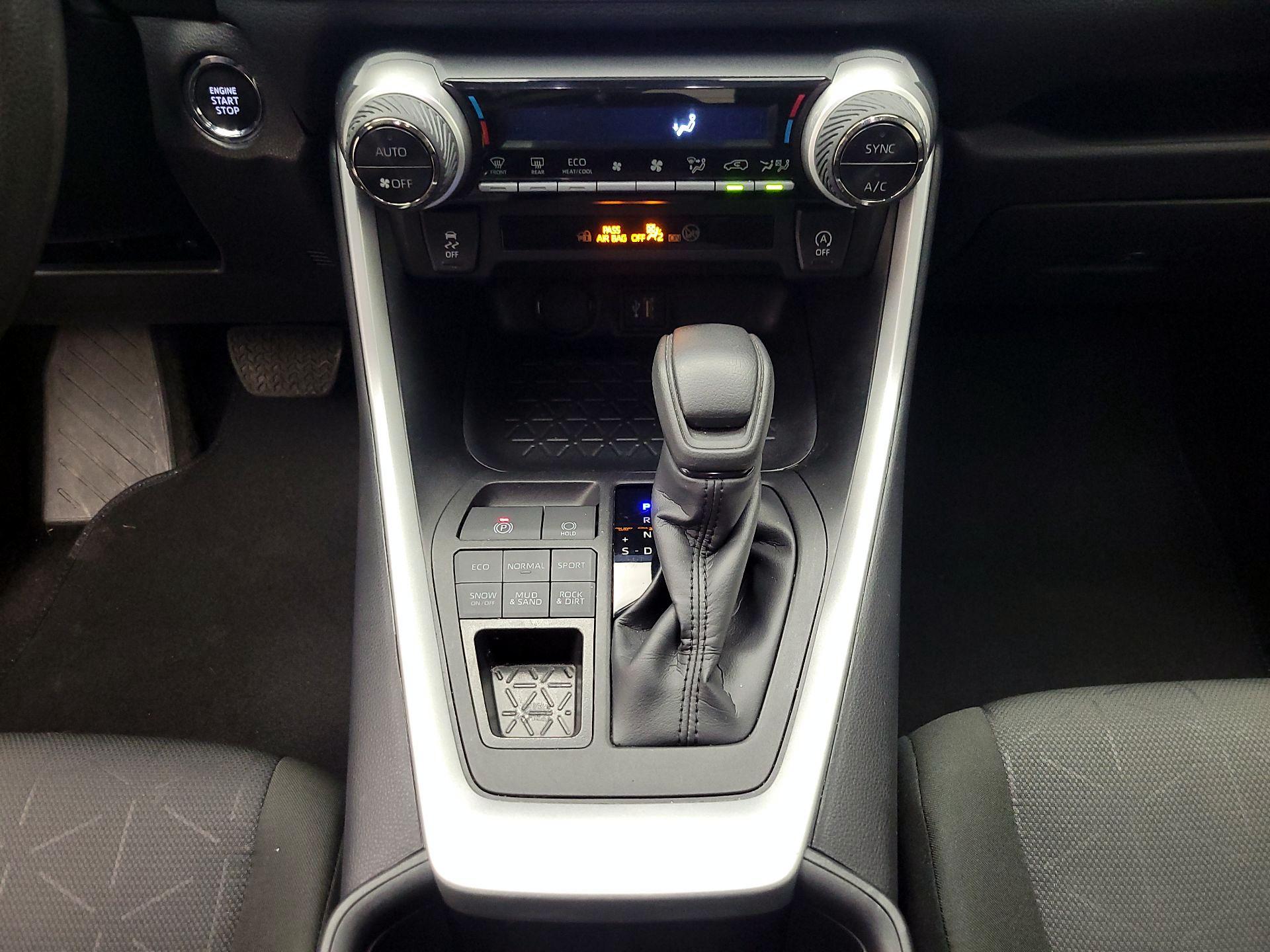 Thumbnail: 2025 Toyota RAV4 - 17