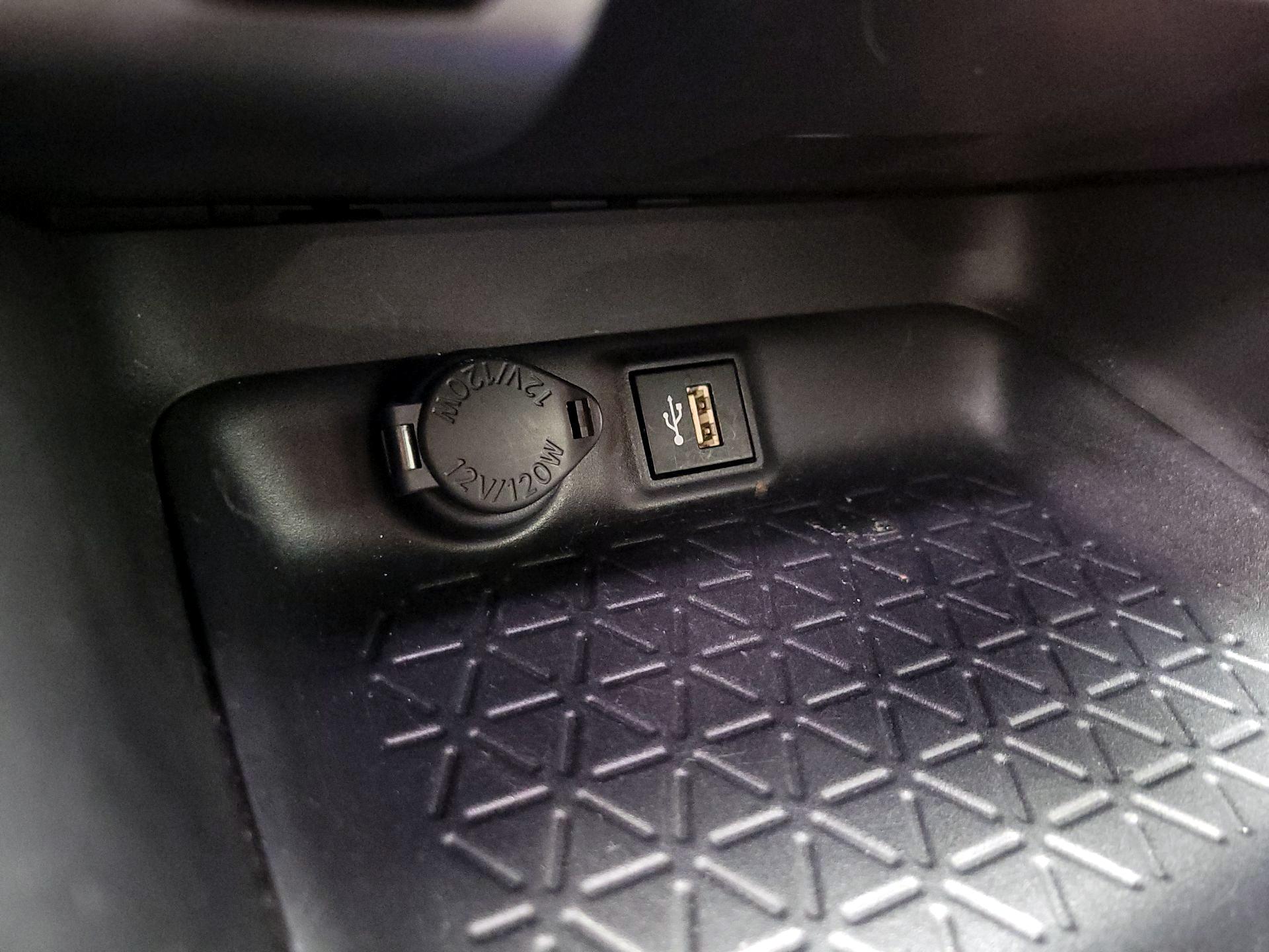 Thumbnail: 2025 Toyota RAV4 - 18