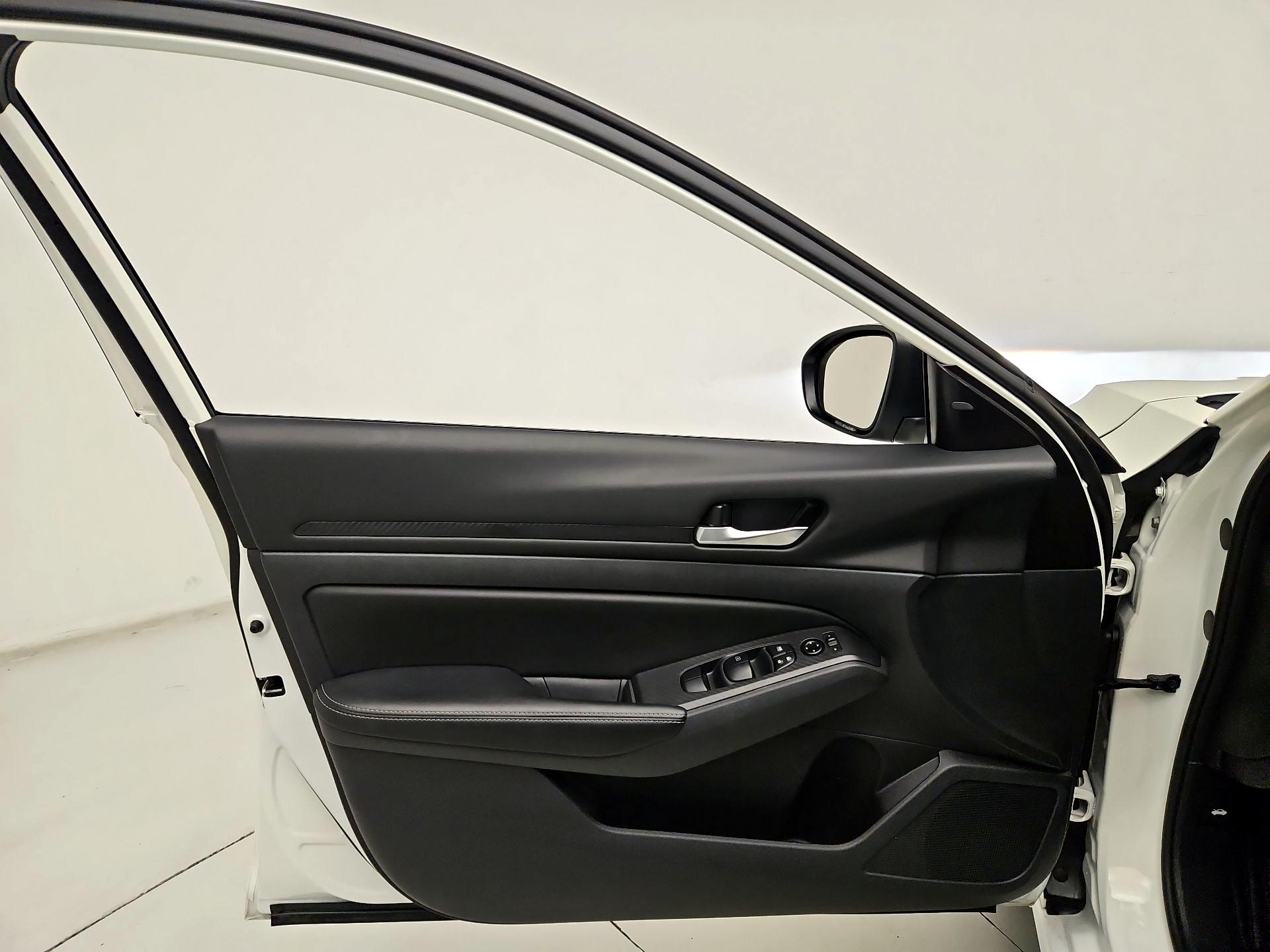 Thumbnail: 2025 Nissan Altima - 12