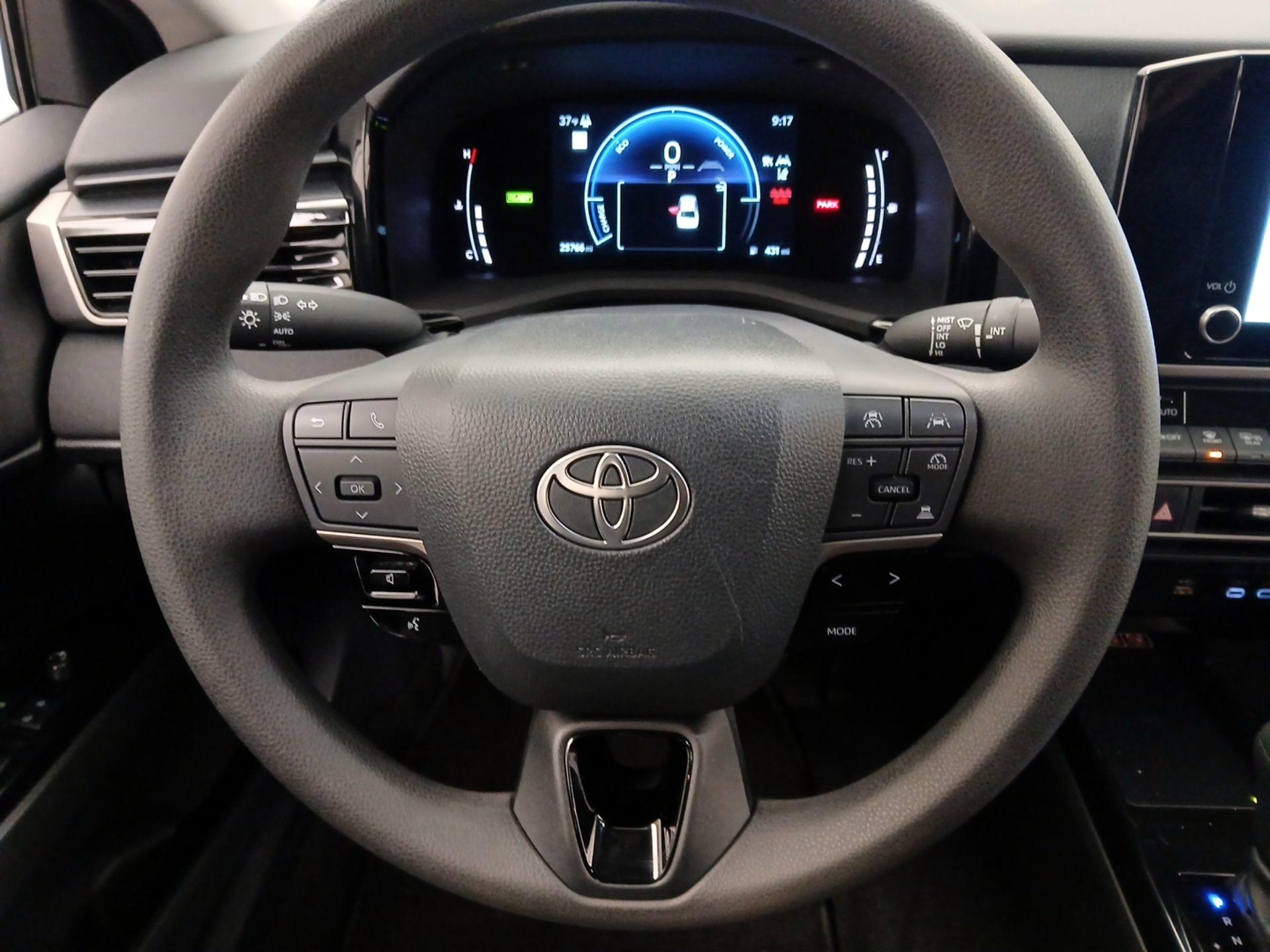 Thumbnail: 2025 Toyota Camry - 10