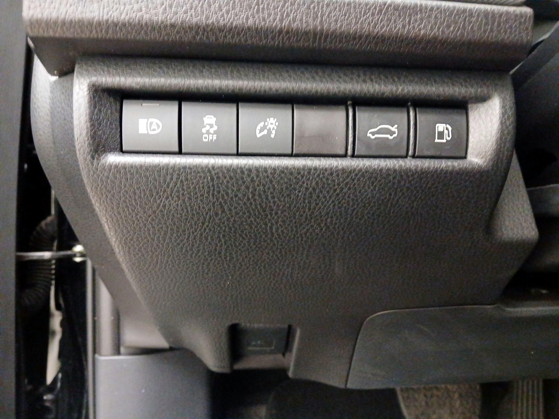 Thumbnail: 2025 Toyota Camry - 13