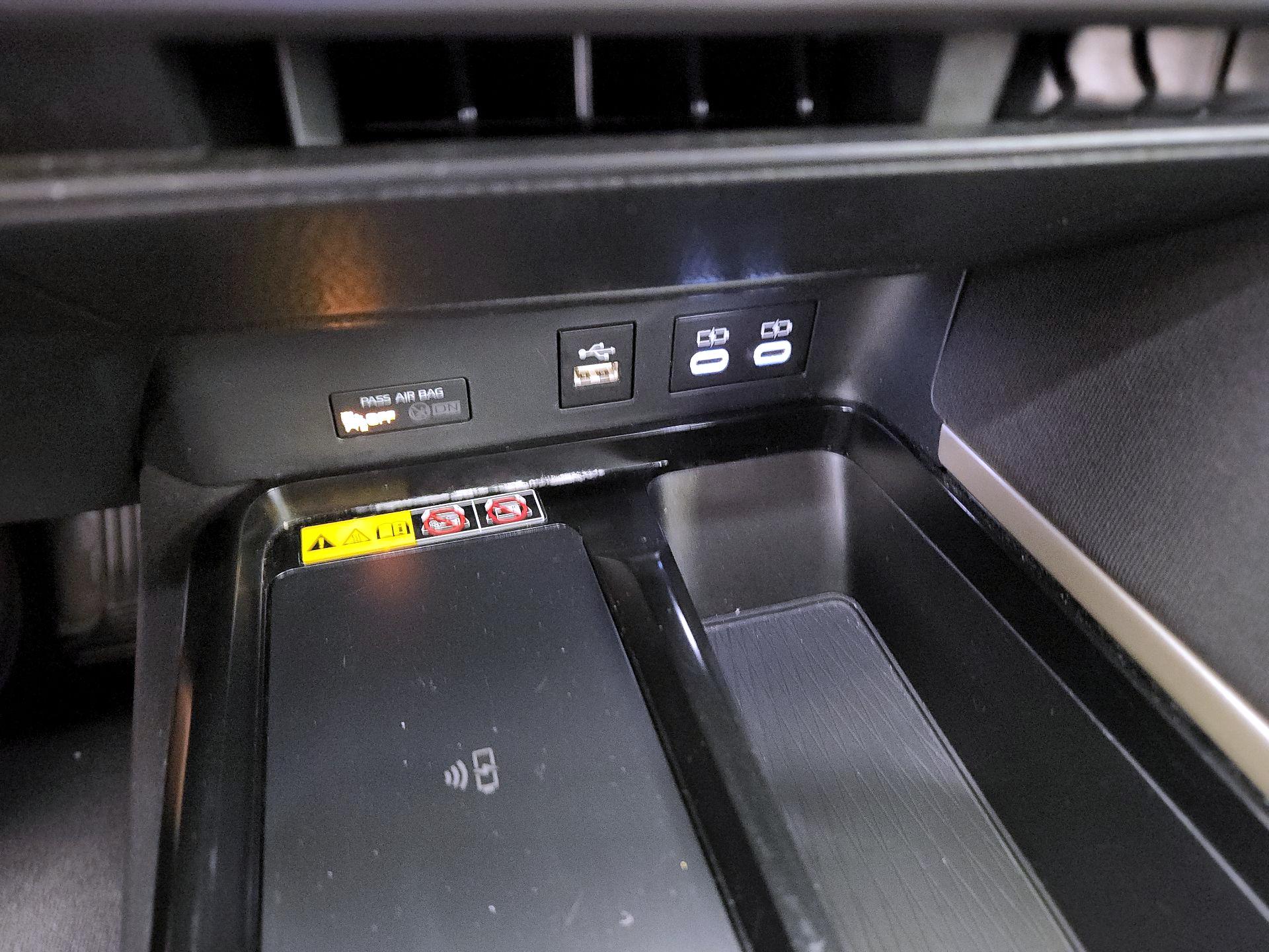 Thumbnail: 2025 Toyota Camry - 18