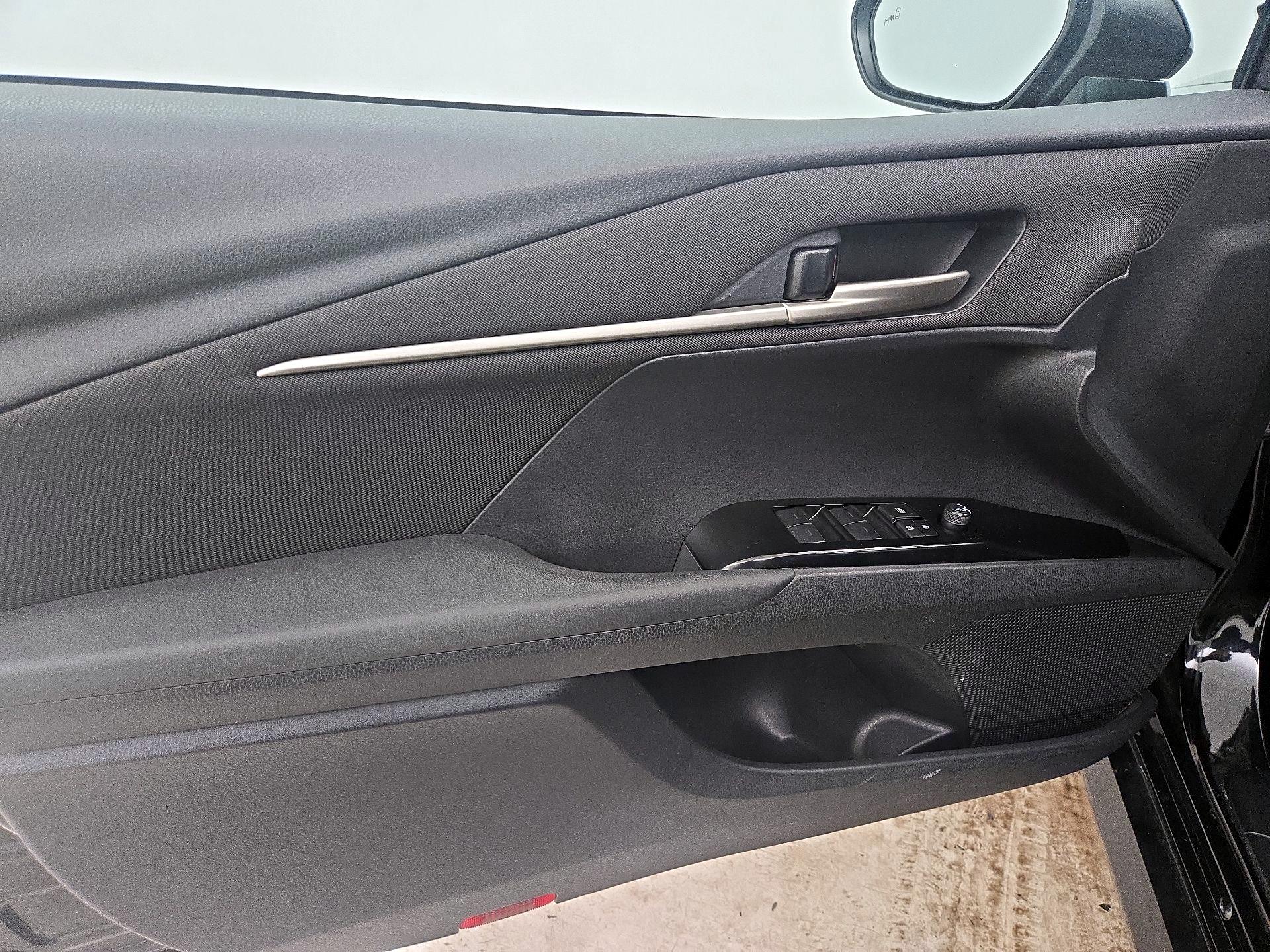 Thumbnail: 2025 Toyota Camry - 12