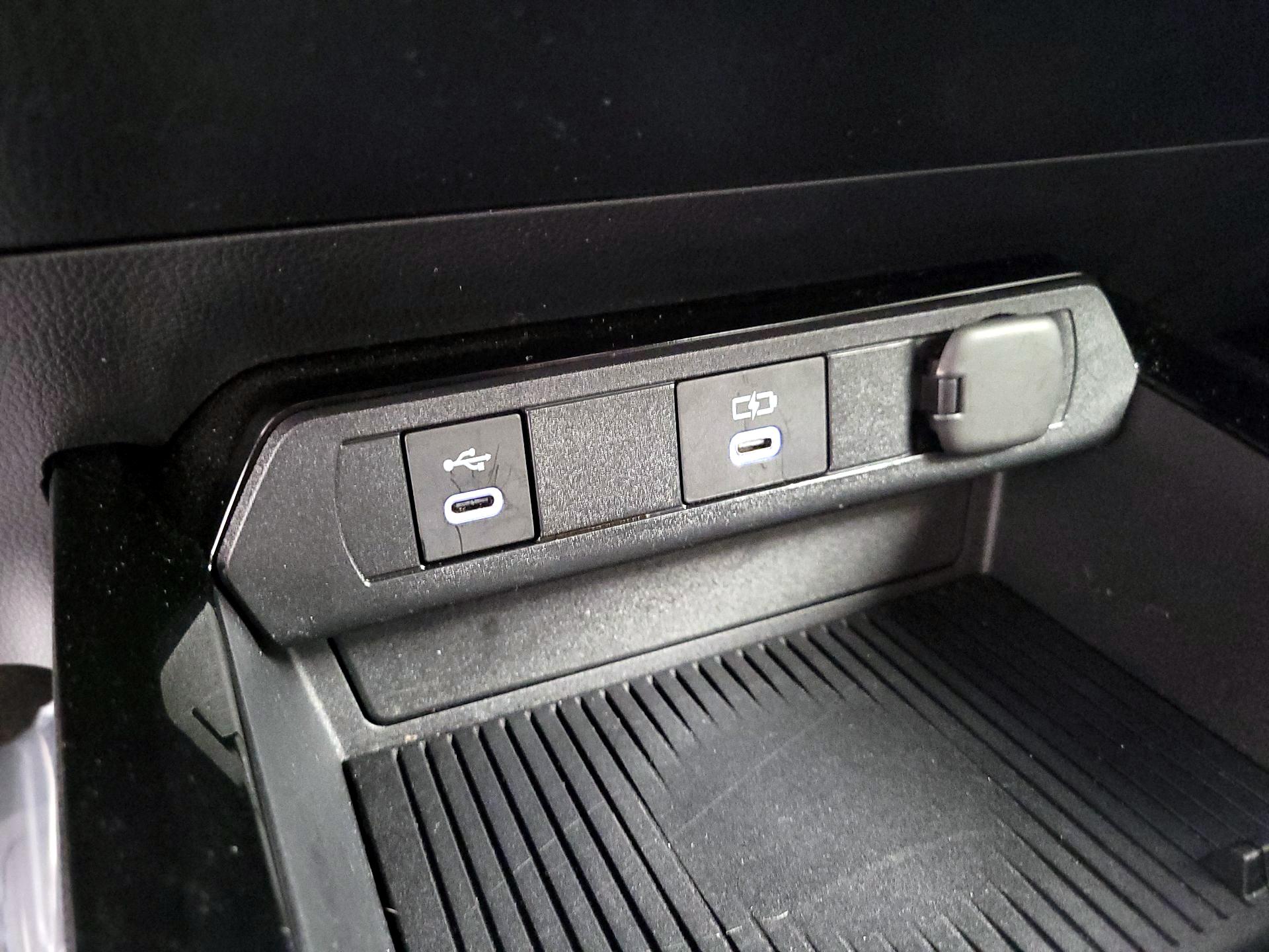 Thumbnail: 2025 Toyota Prius - 18