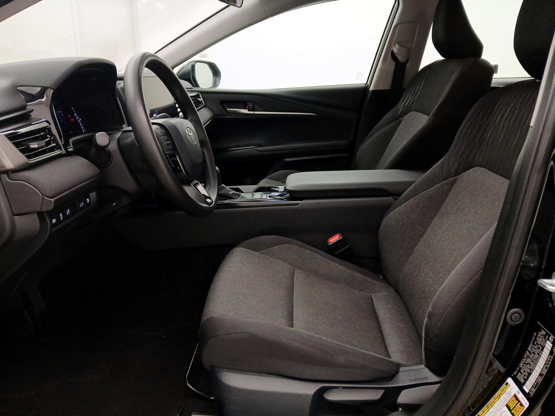 Thumbnail: 2025 Toyota Camry - 11