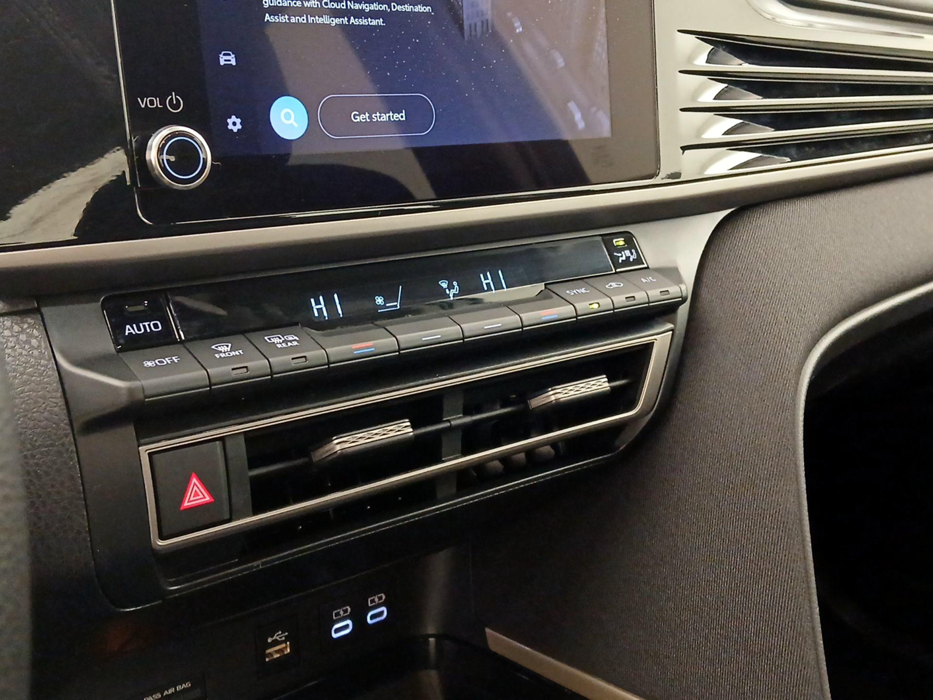 Thumbnail: 2025 Toyota Camry - 17