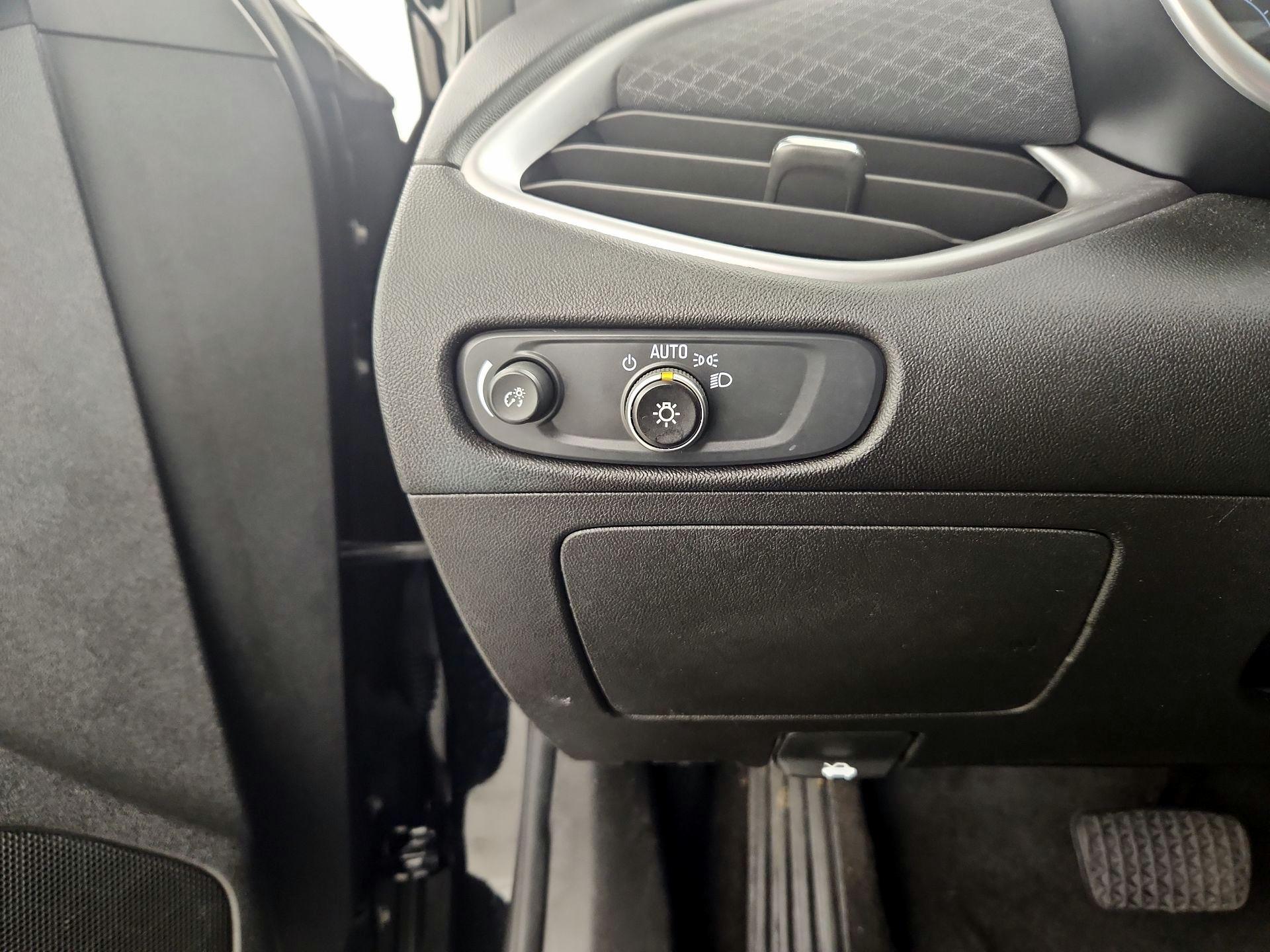 Thumbnail: 2024 Chevrolet Malibu - 11