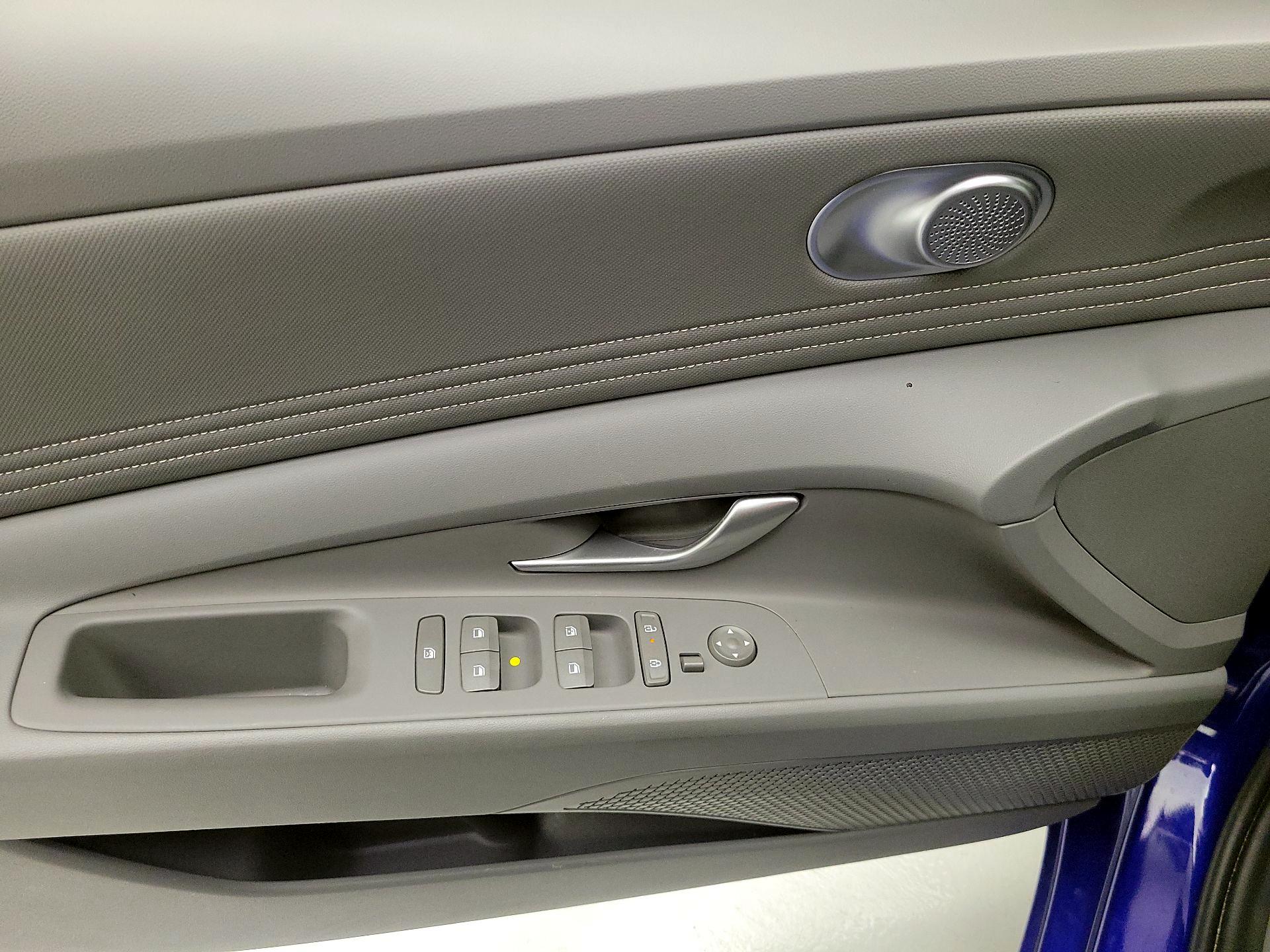 Thumbnail: 2025 Hyundai Elantra - 10