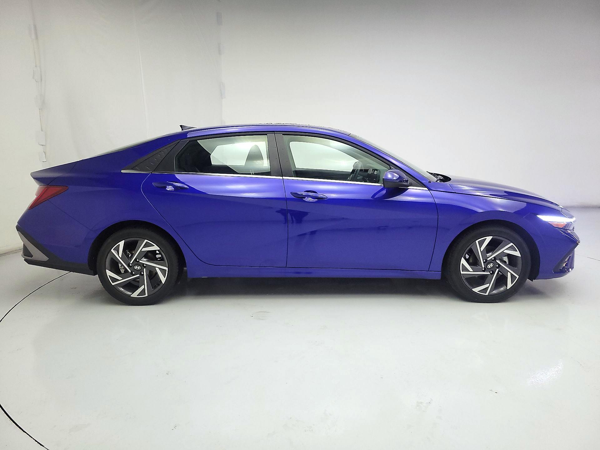 Thumbnail: 2025 Hyundai Elantra - 4