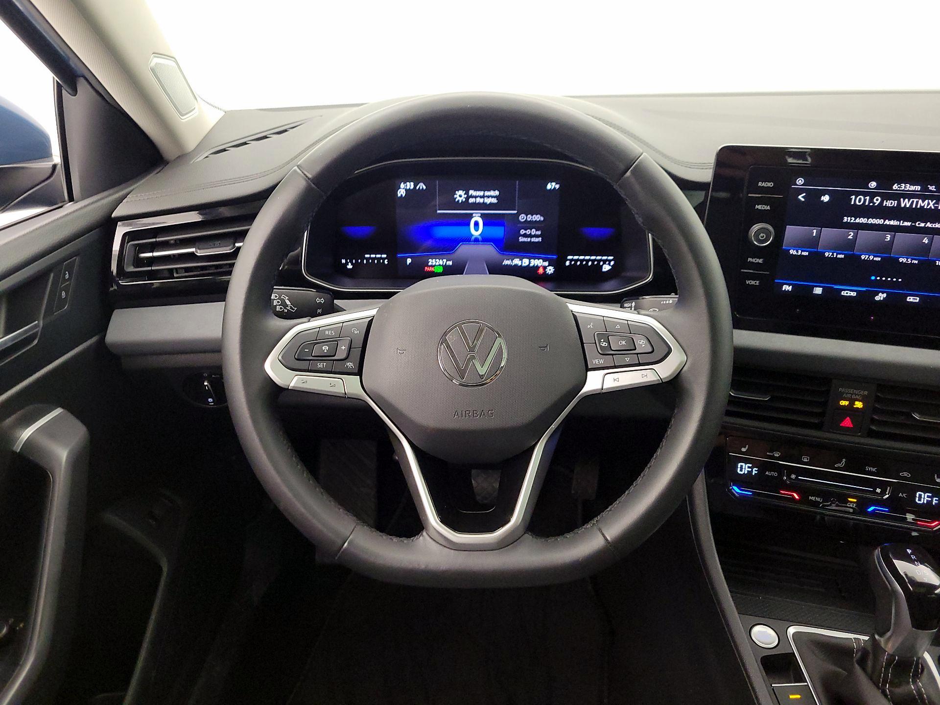 Thumbnail: 2025 Volkswagen Jetta - 10