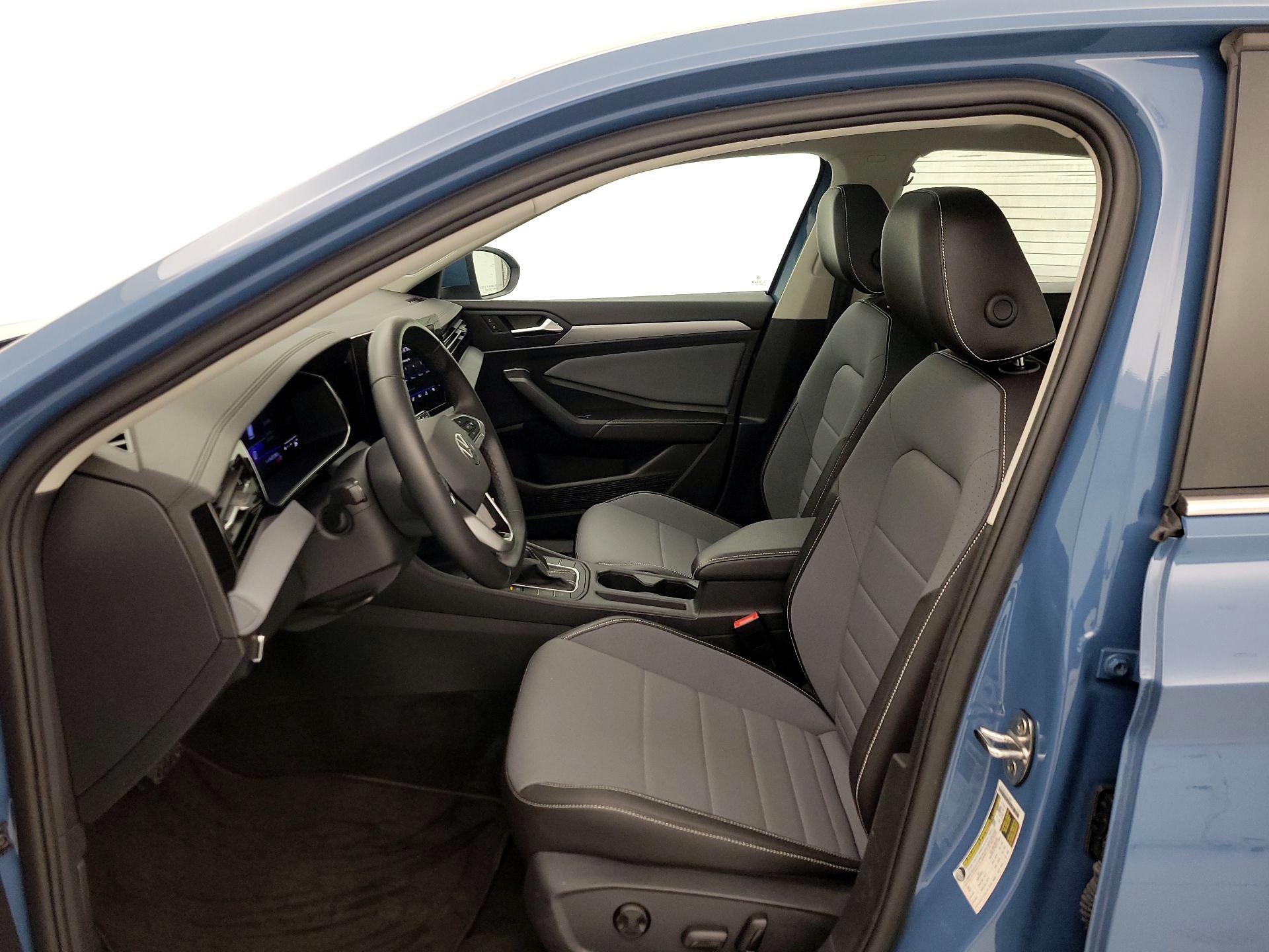 Thumbnail: 2025 Volkswagen Jetta - 11