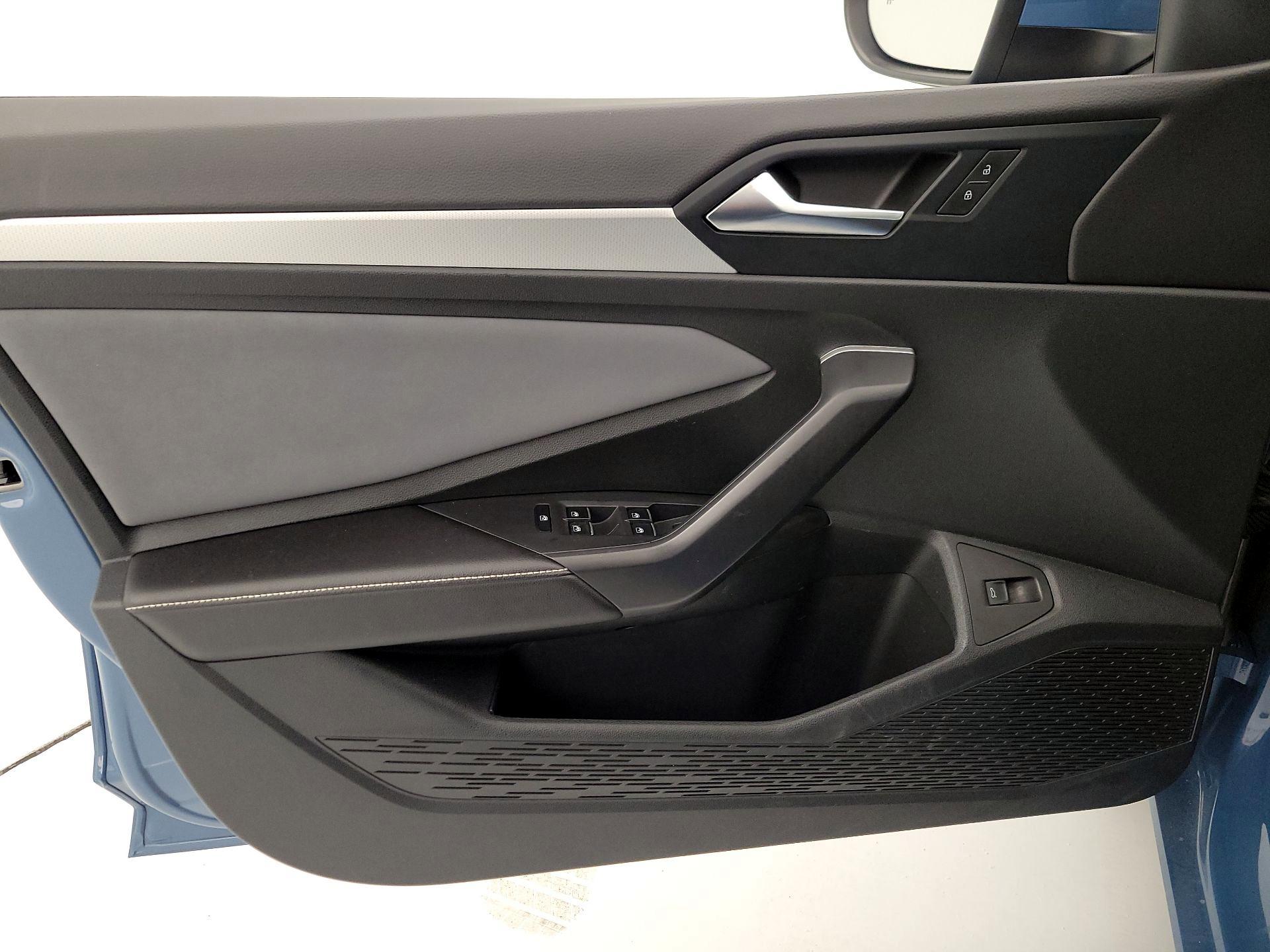 Thumbnail: 2025 Volkswagen Jetta - 12