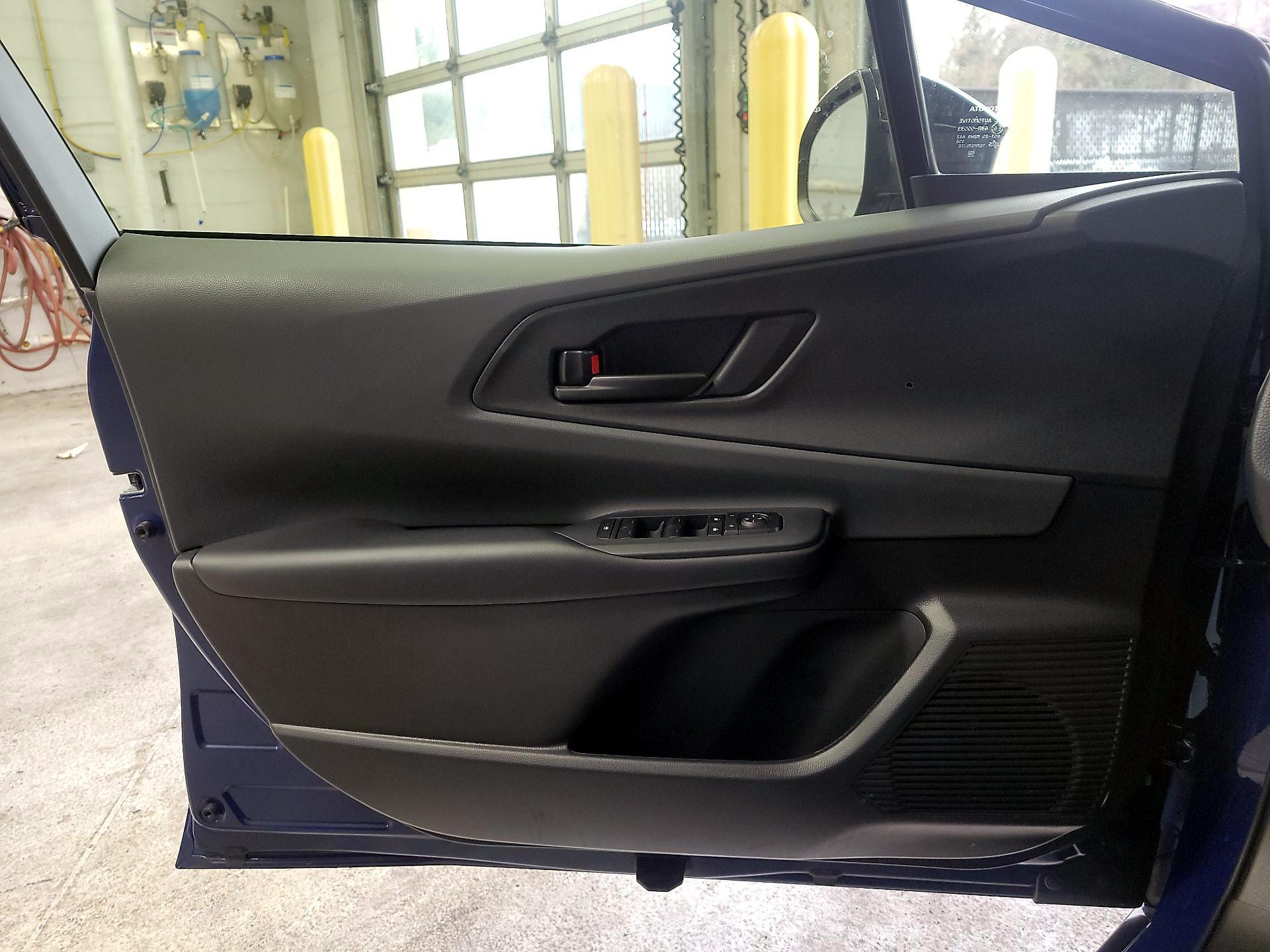 Thumbnail: 2025 Toyota Prius - 10